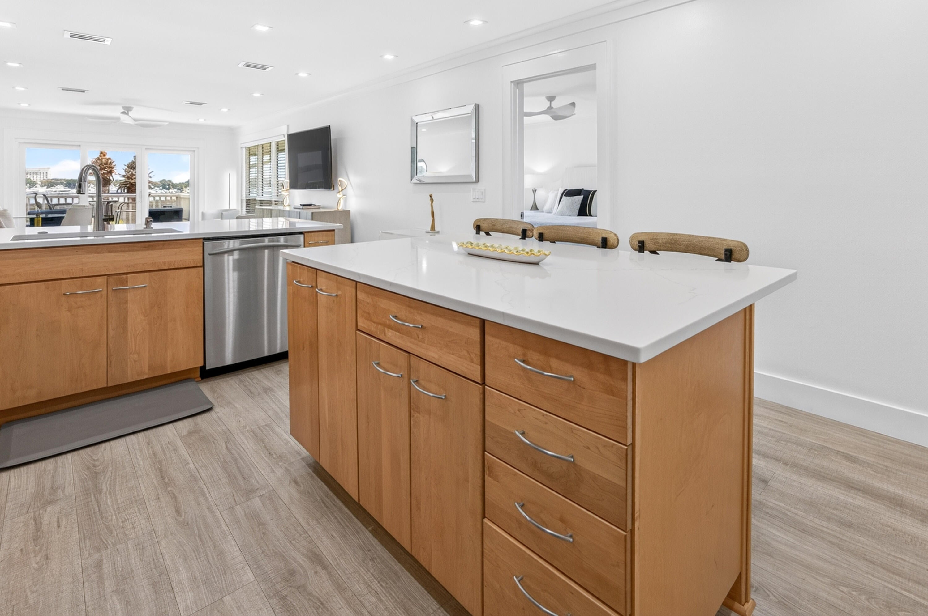 HARBOUR POINT CONDO - Residential