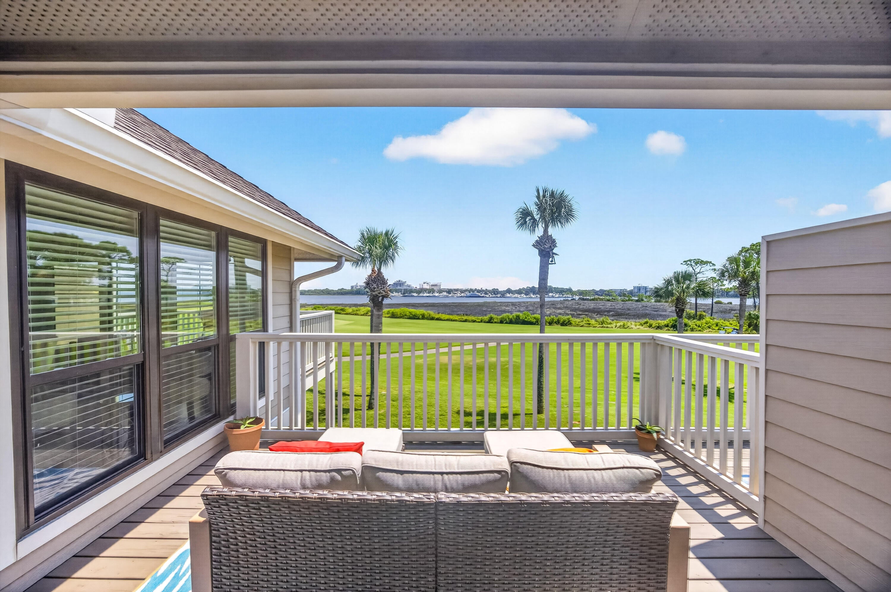 HARBOUR POINT CONDO - Residential