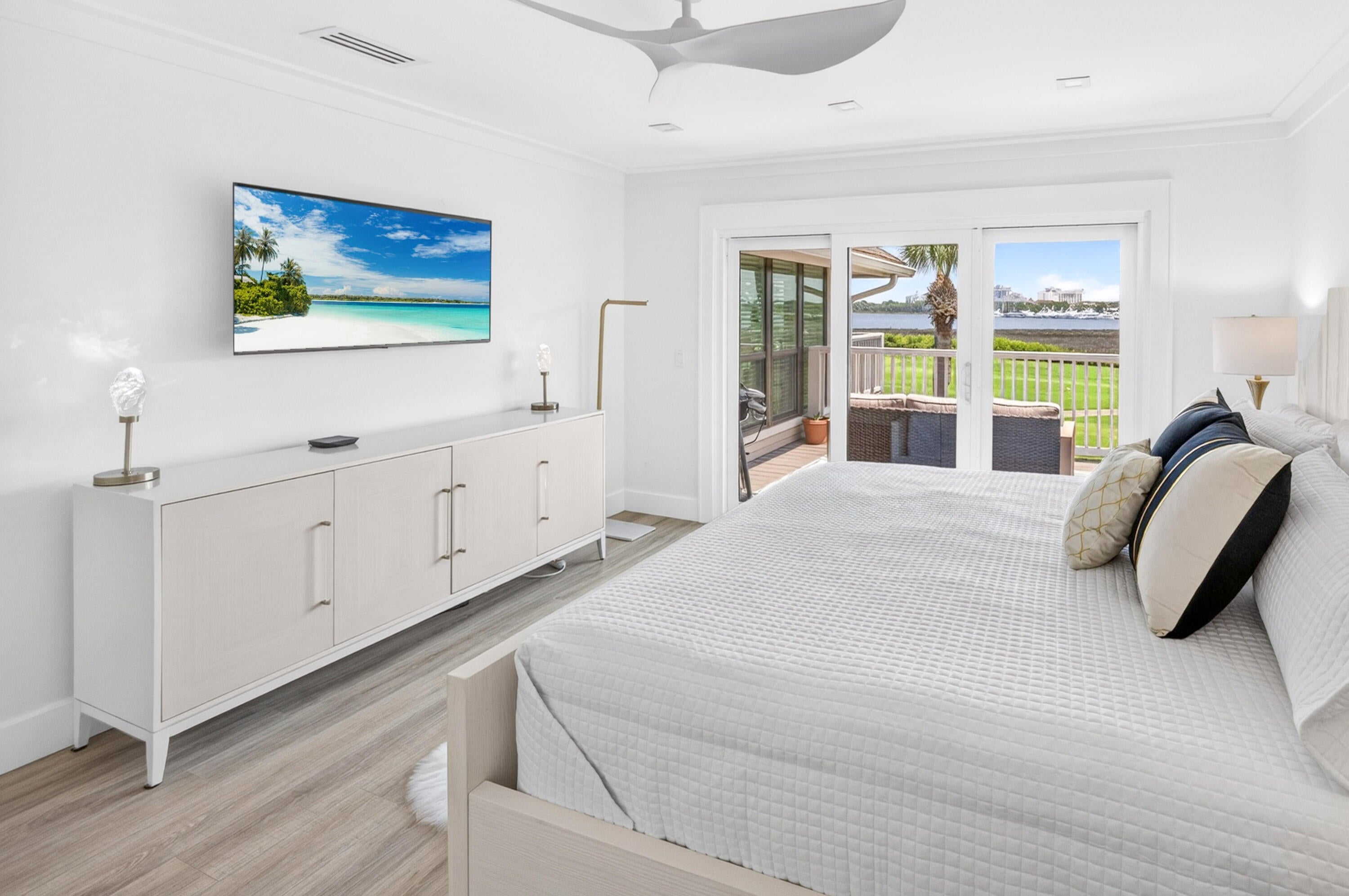 HARBOUR POINT CONDO - Residential