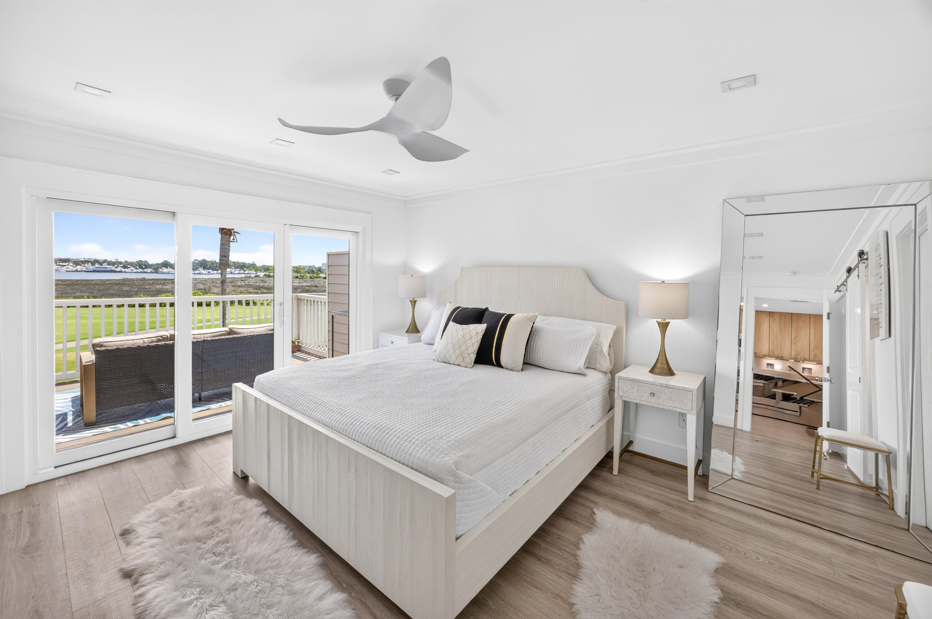 HARBOUR POINT CONDO - Residential