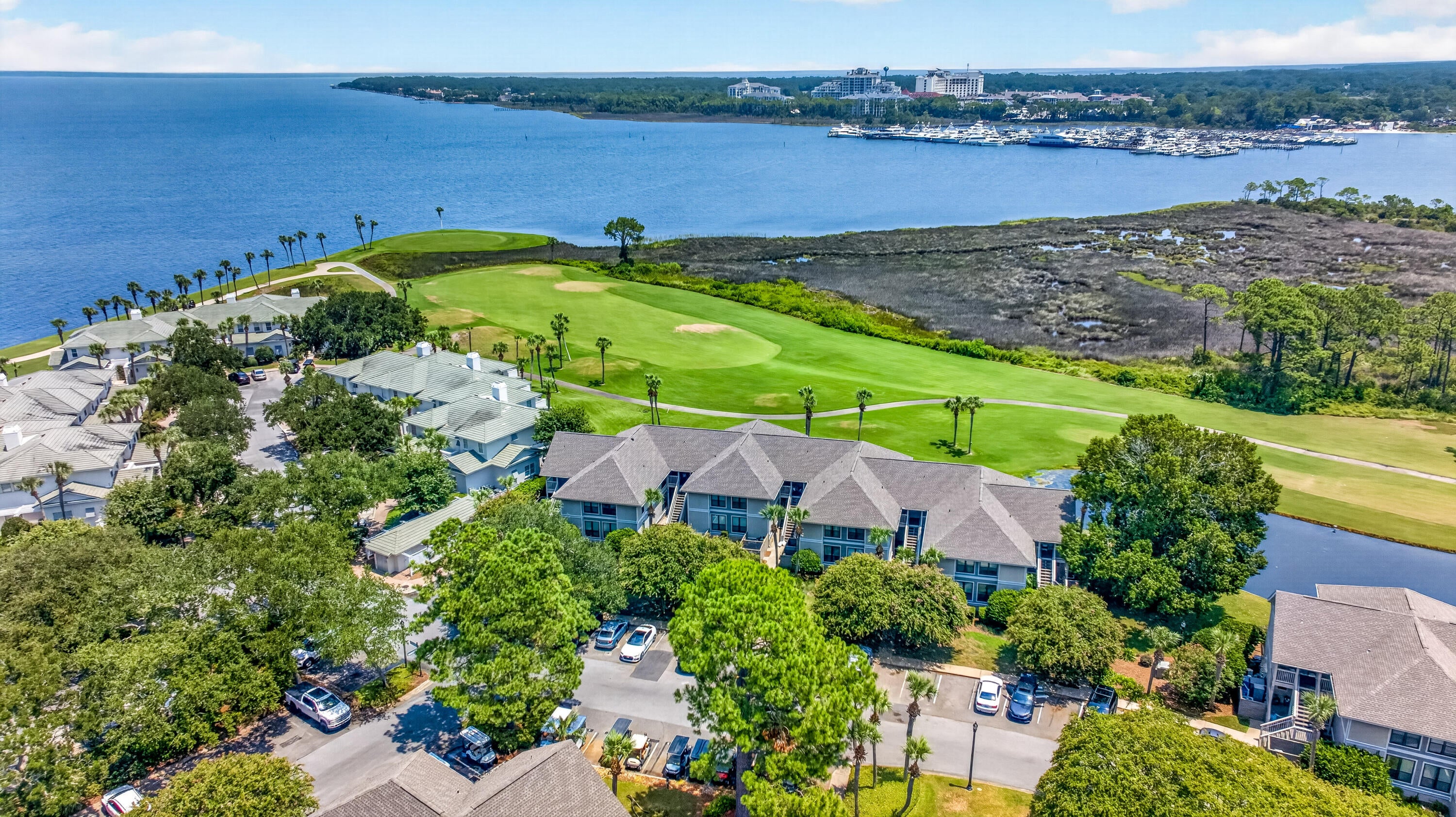 HARBOUR POINT CONDO - Residential