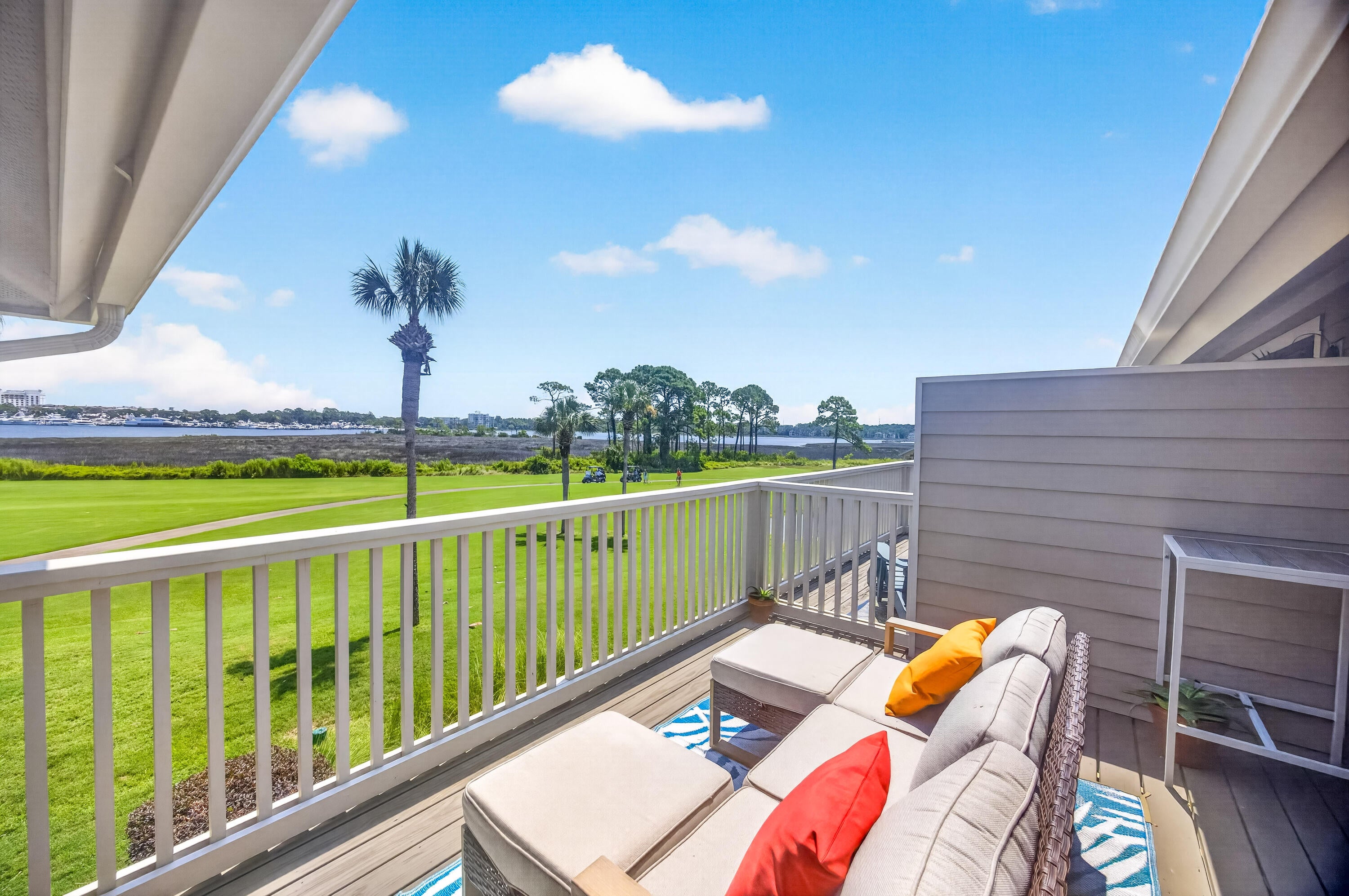 HARBOUR POINT CONDO - Residential