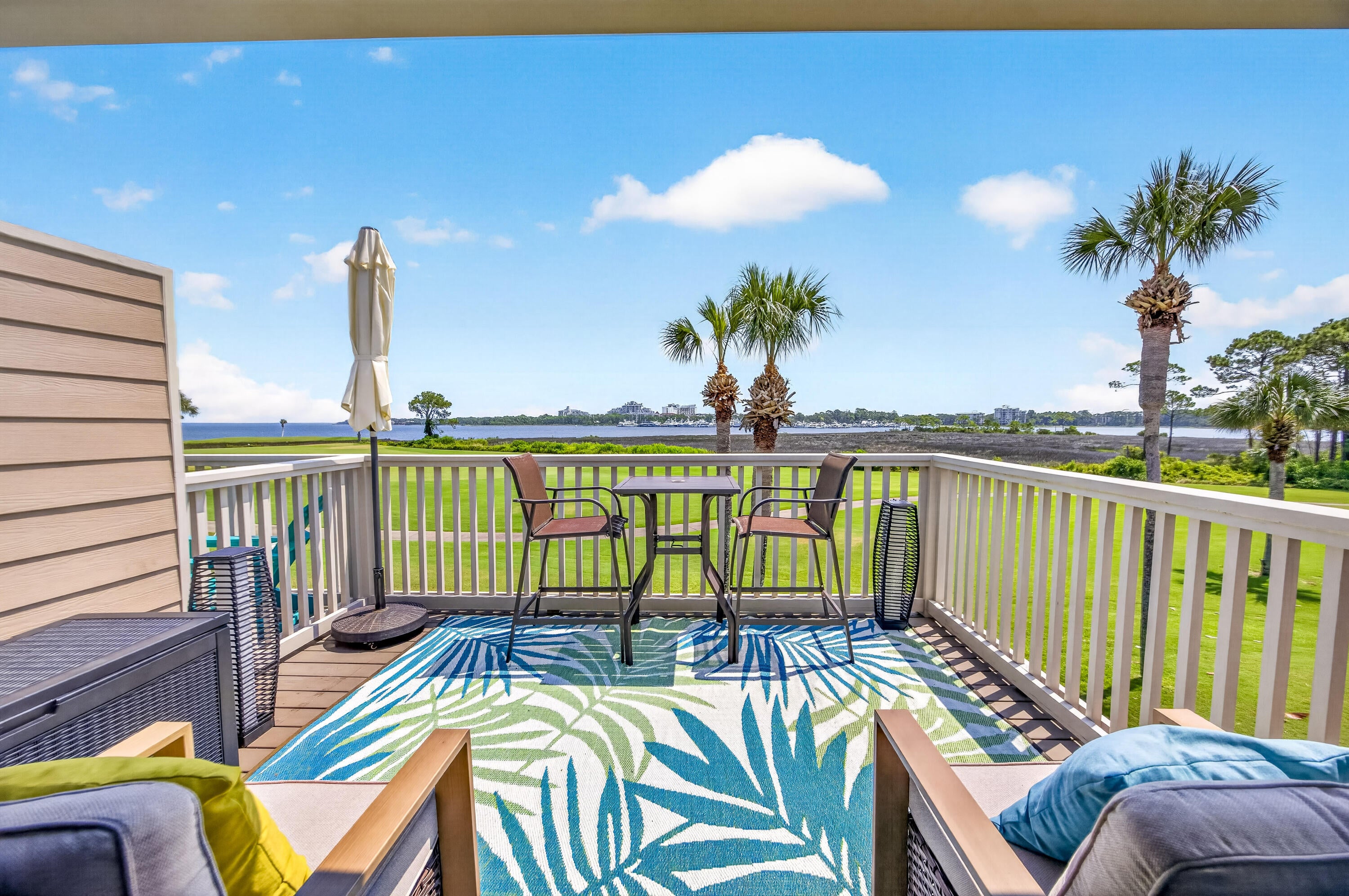 HARBOUR POINT CONDO - Residential