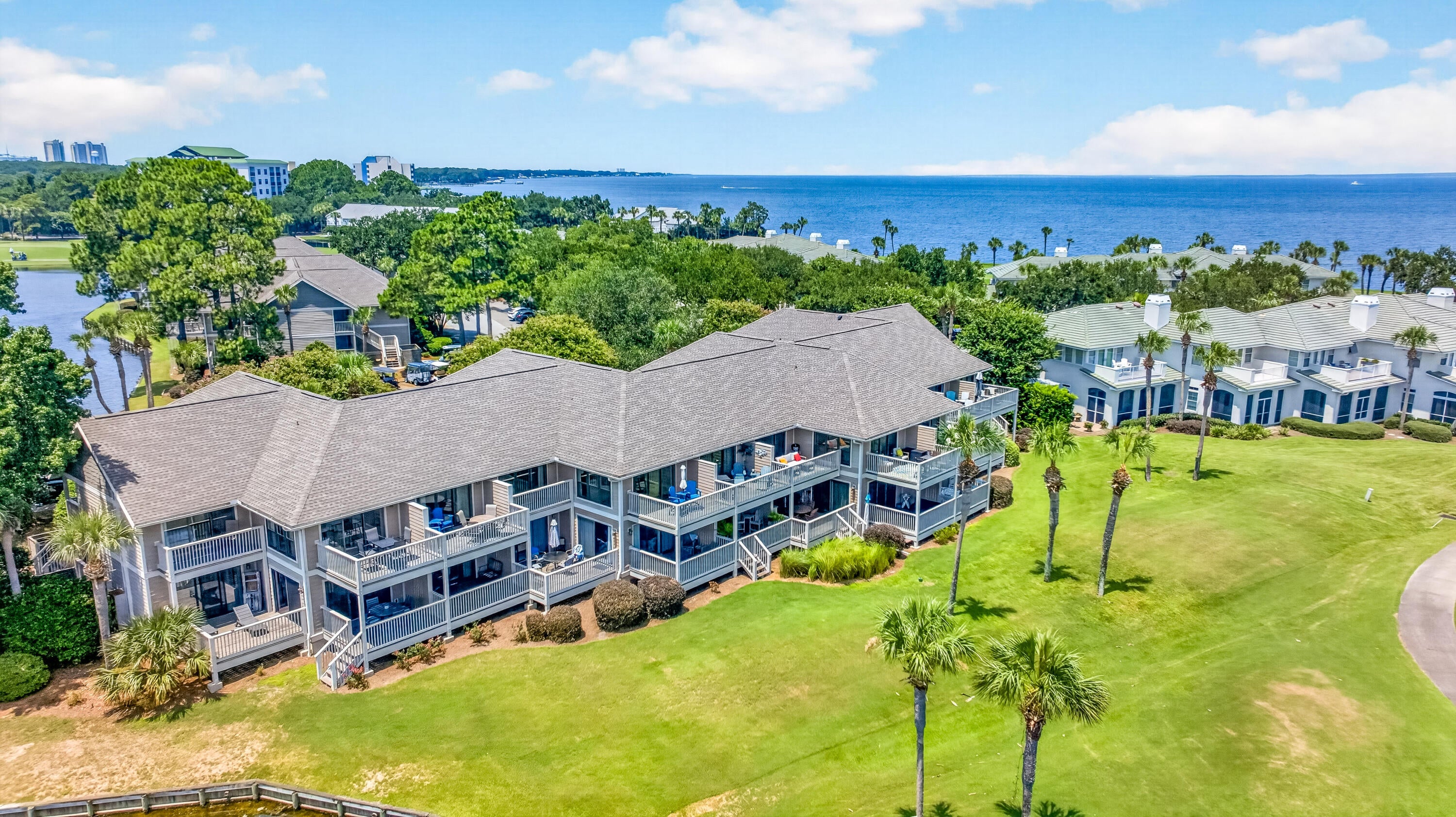 HARBOUR POINT CONDO - Residential