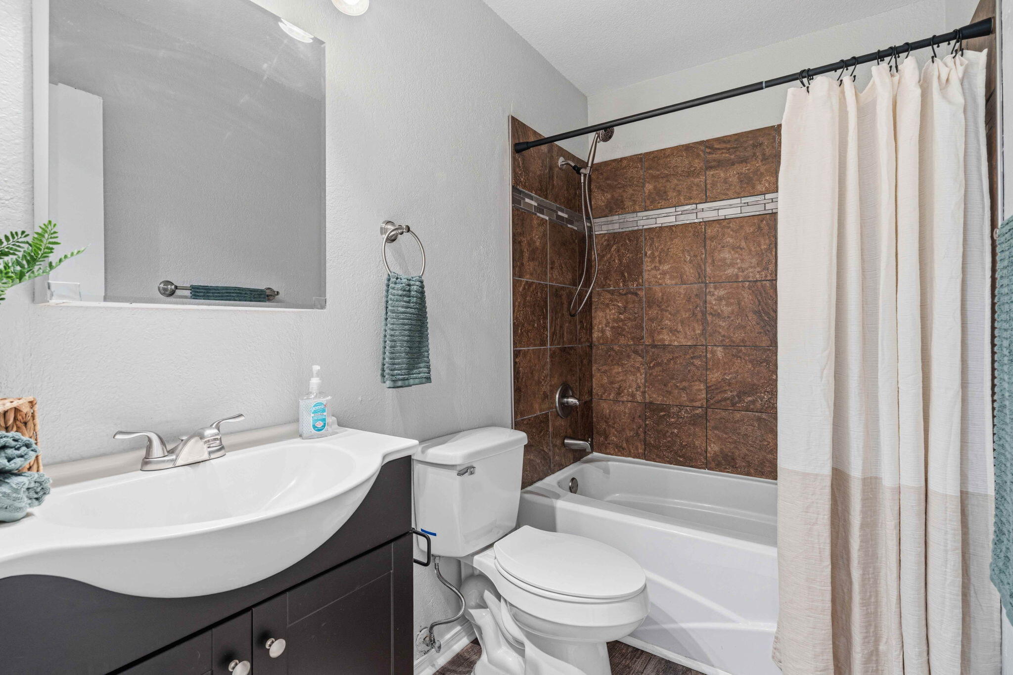 HOLLEY BY THE SEA - Residential