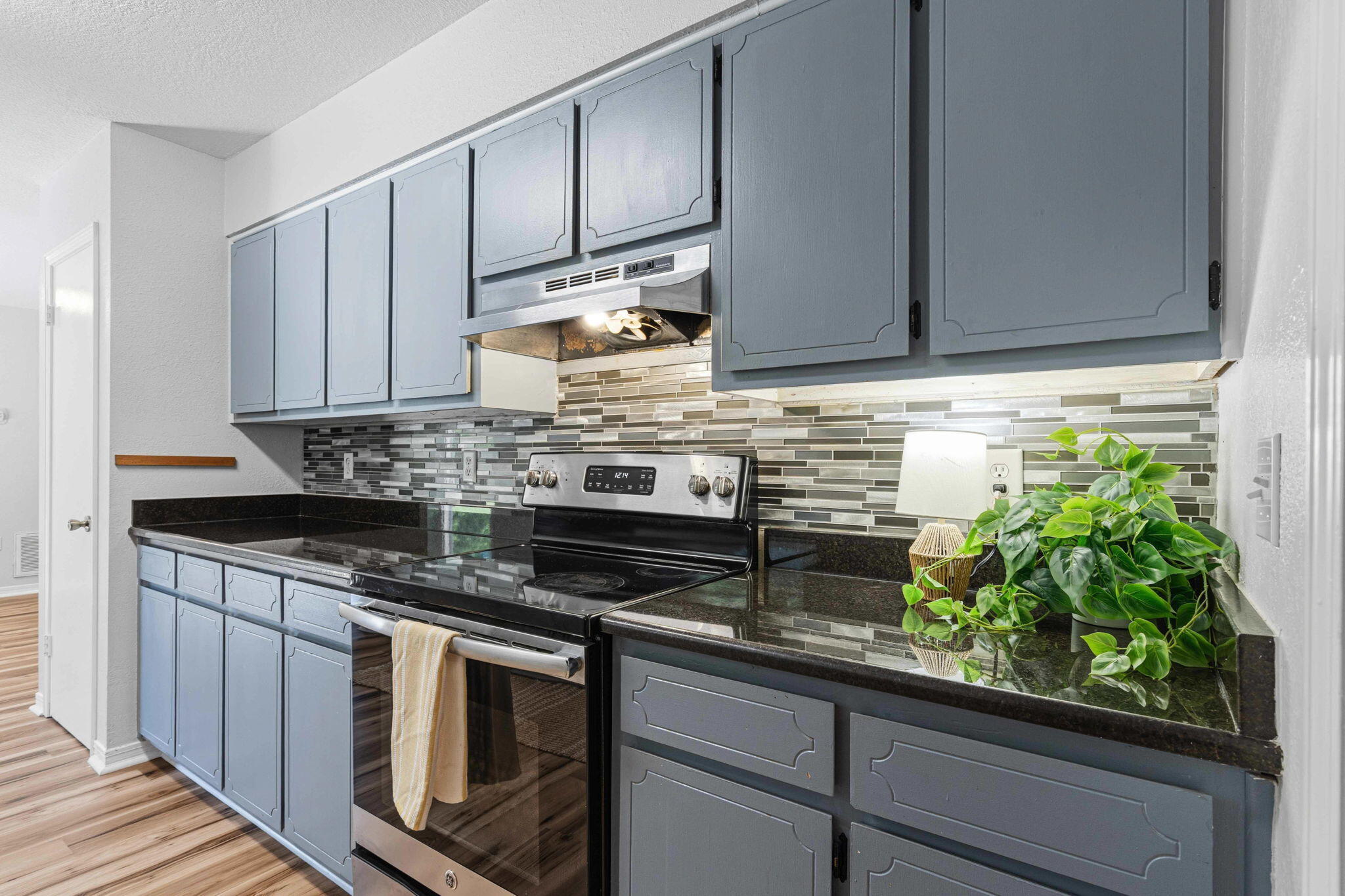 HOLLEY BY THE SEA - Residential