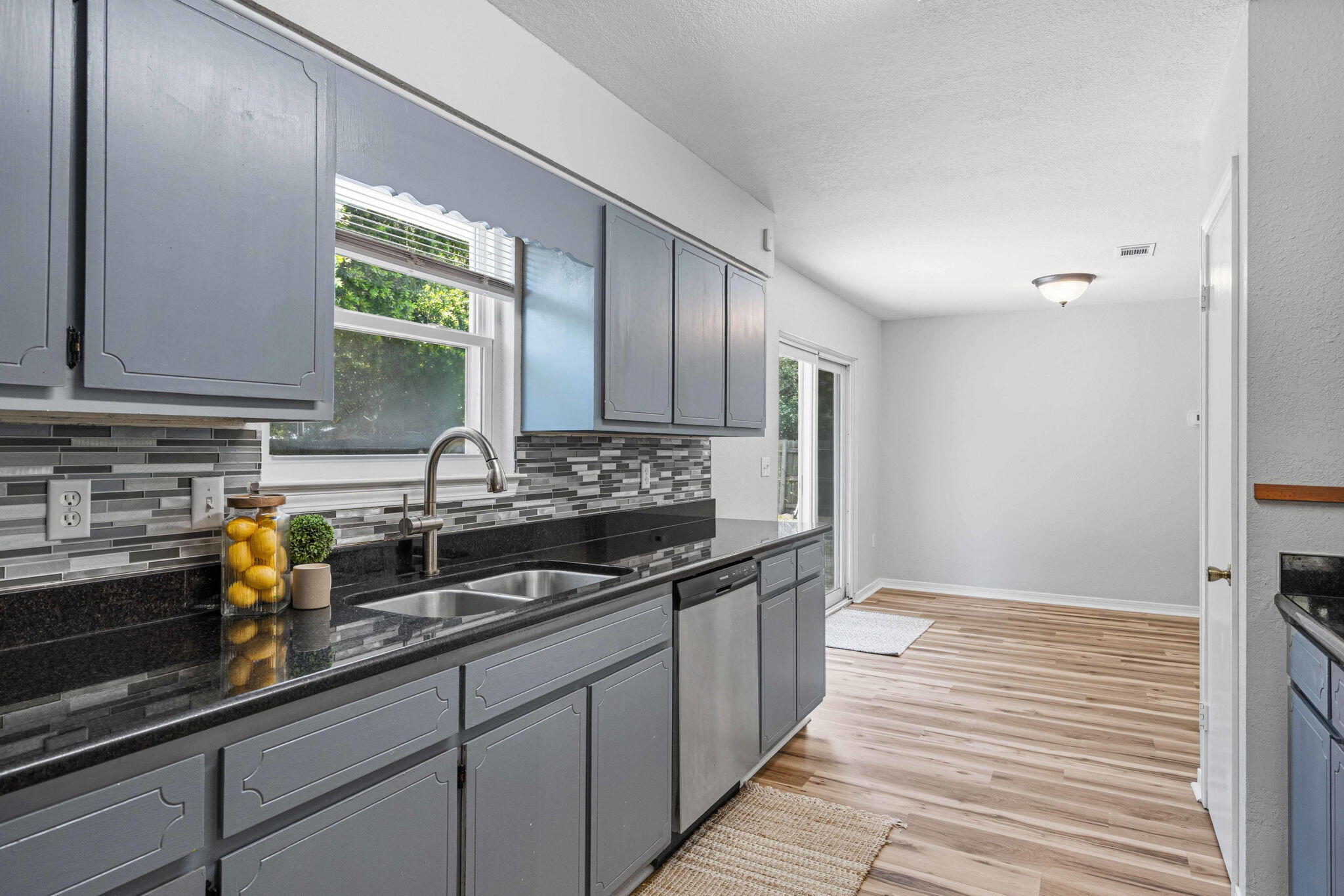 HOLLEY BY THE SEA - Residential