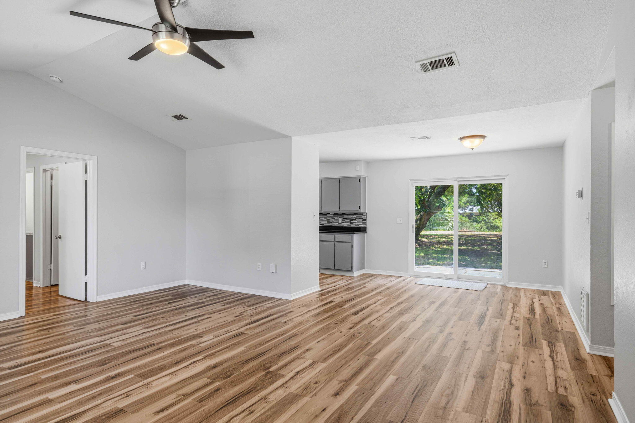 HOLLEY BY THE SEA - Residential