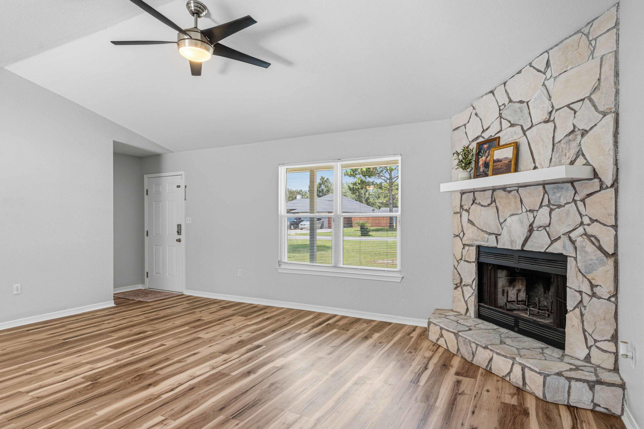 HOLLEY BY THE SEA - Residential