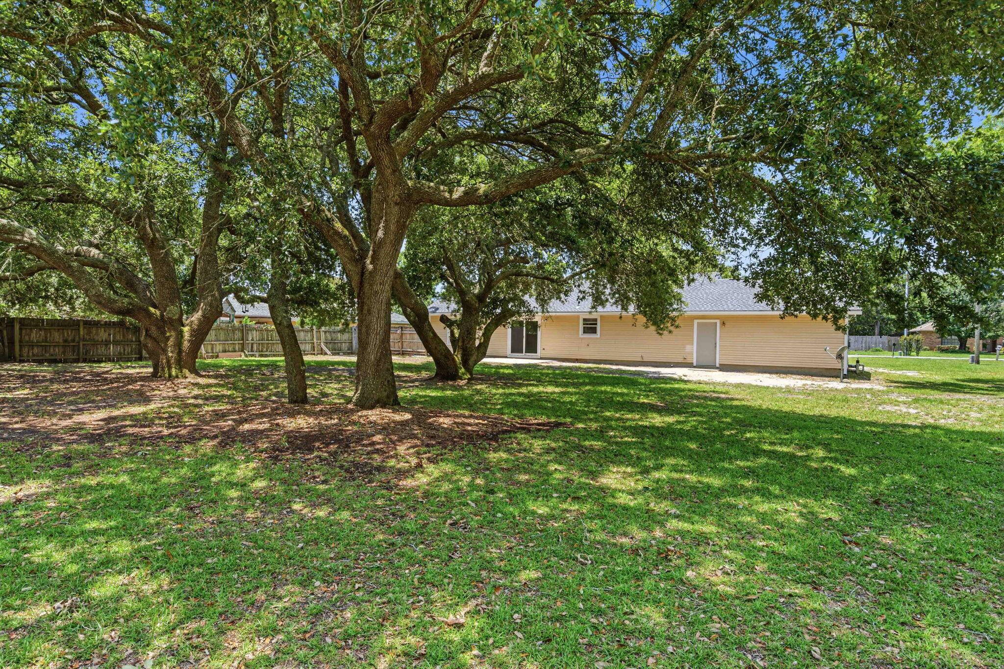 HOLLEY BY THE SEA - Residential