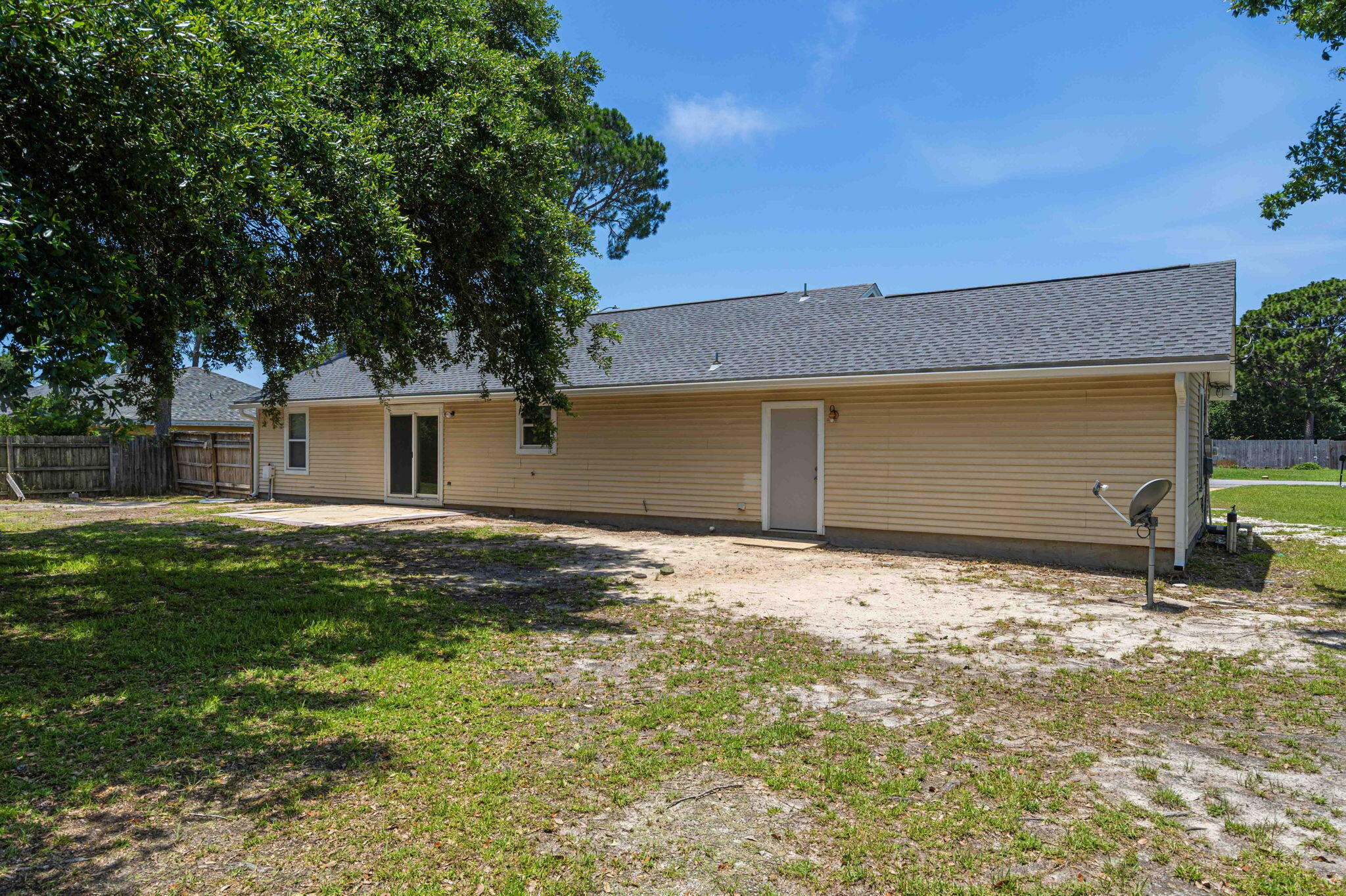 HOLLEY BY THE SEA - Residential