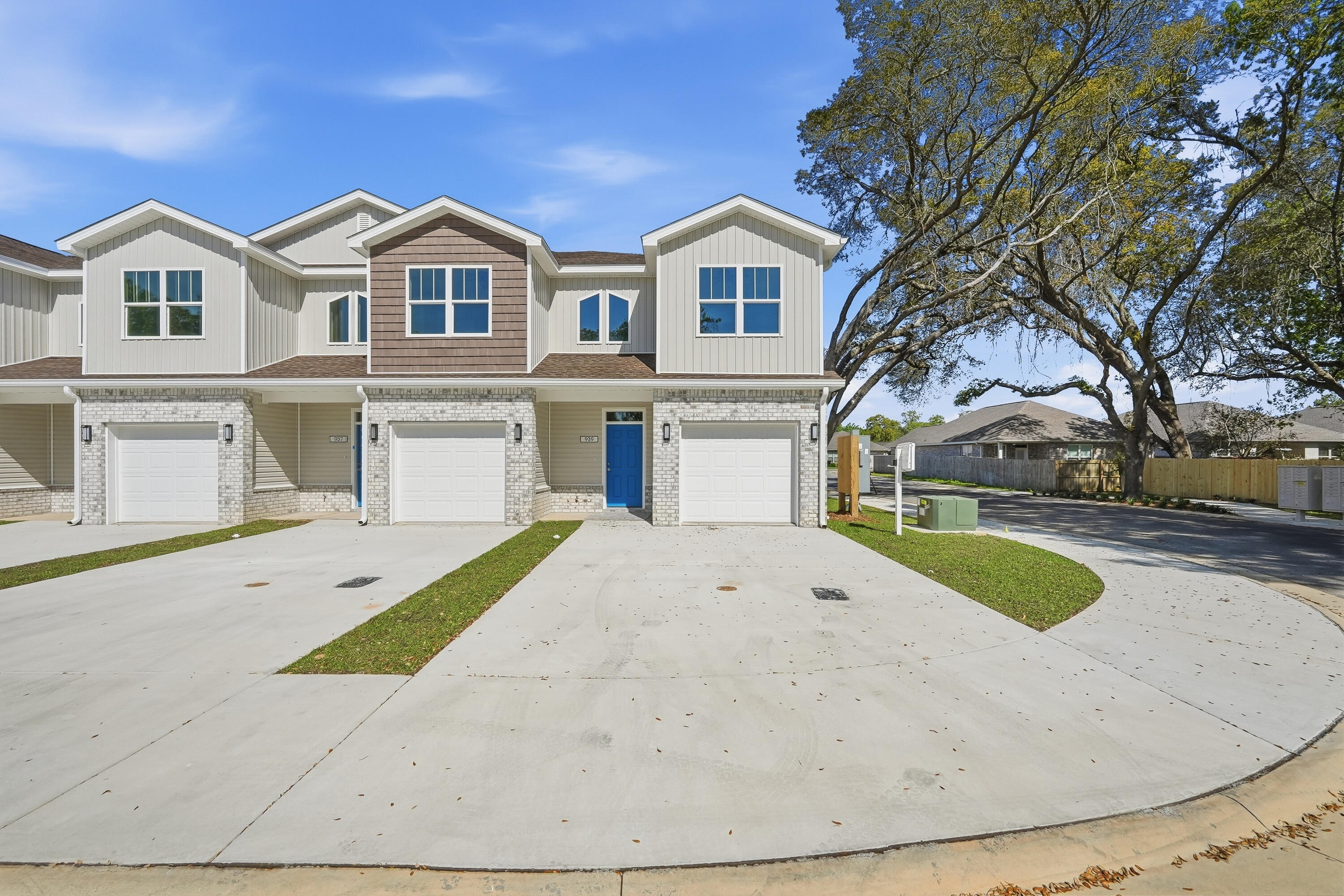 Vicki Leigh T/H - Residential