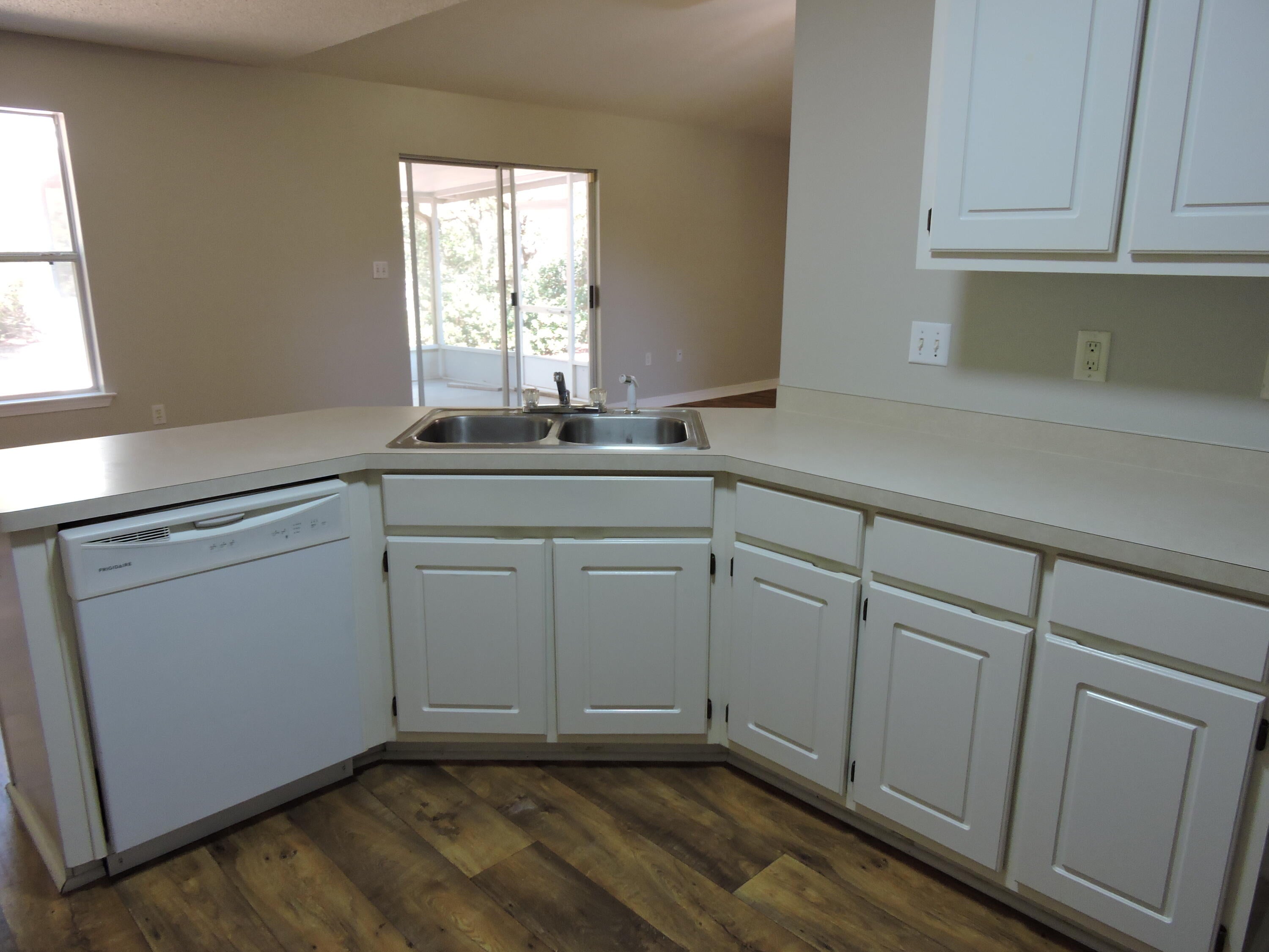 SUGAR CREEK S/D - Residential Lease