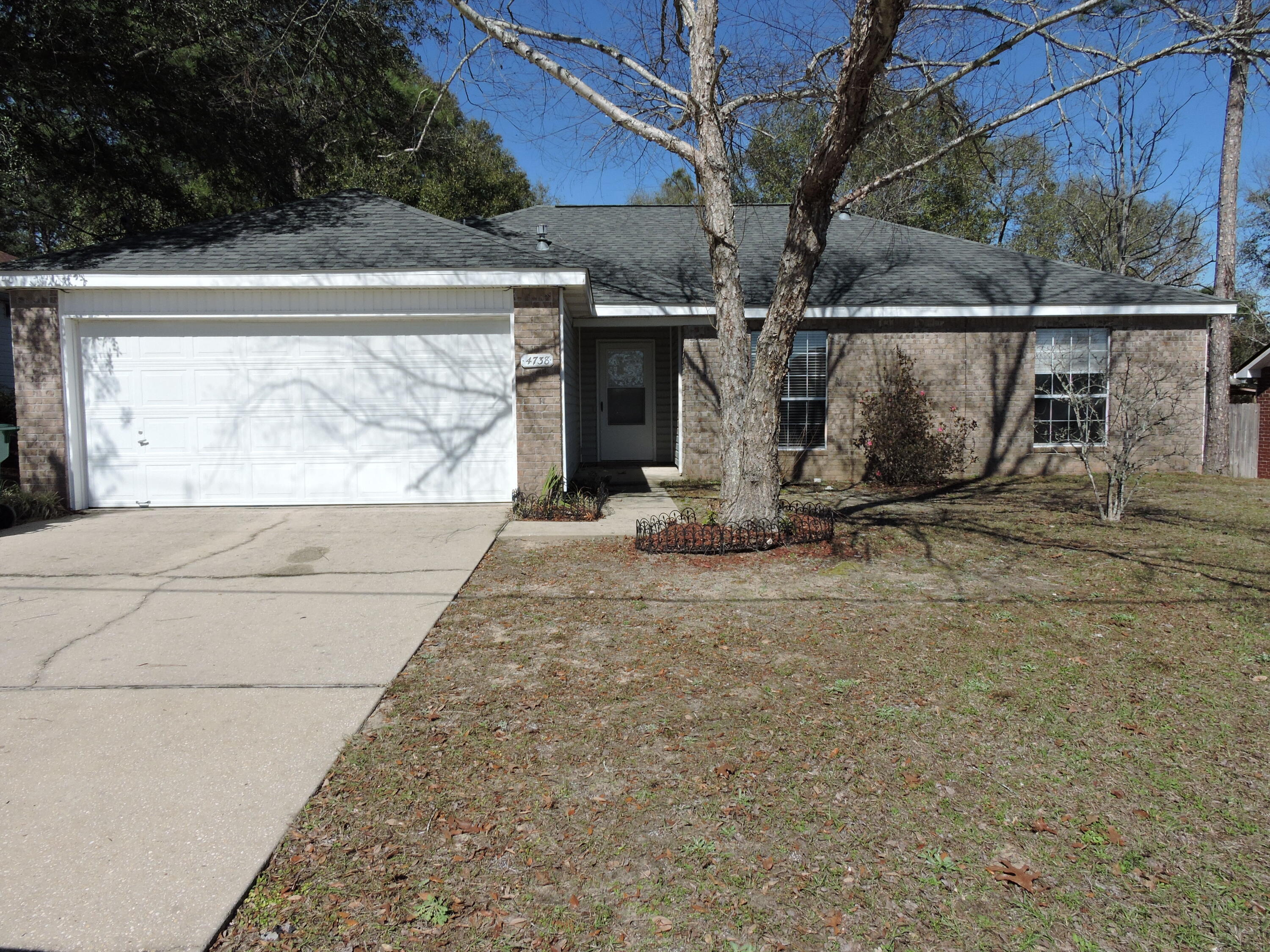 Available 2/16 - 3 bedroom/2bath/2 car garage home located South of I-10 and conveniently located off of John King Rd.  The home features large family room with cathedral ceilings with opens up to the dining area and kitchen. The kitchen has plenty of counter and cabinet space for food prep.  The home in indoor laundry room.  the bedrooms are nice sized with ample closet space.  There is a screened florida room to enjoy your morning coffee.  Schedule your showing today!
