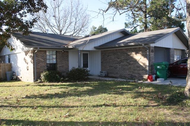 Spacious and updated townhouse centrally located in Shalimar right off Eglin Parkway. 

Single level, convenient split bedroom floor plan with a large living area, two full bathrooms, and a one car garage. Updated kitchen and laminate flooring throughout (no carpet). 

Large corner lot, fenced back yard, and wooden deck. Excellent location right off Eglin Parkway with a quick and easy access to Eglin AFB, shopping, and dining.

Absolutely no smoking/vaping. Very good credit IS required. A small size pet might be OK with owner's approval (pet fee applies).