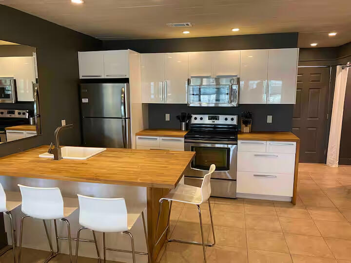 HIDDEN BEACH VILLAS CONDO - Residential