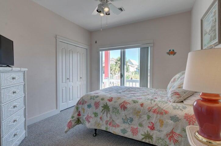 VILLAGE AT NAVARRE - Residential Lease