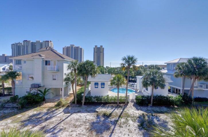 VILLAGE AT NAVARRE - Residential Lease