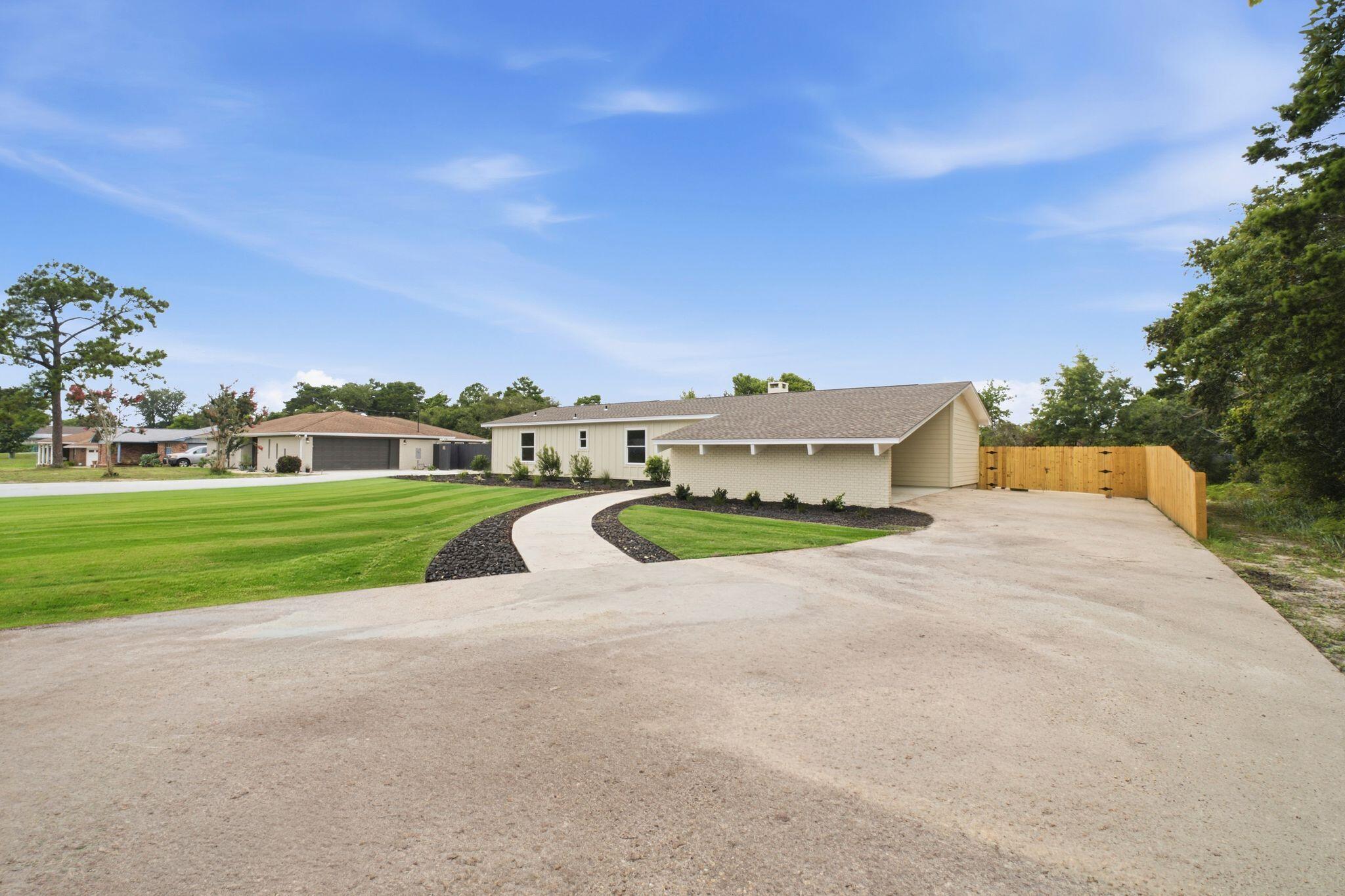 Diamond Head-Lakeside - Residential