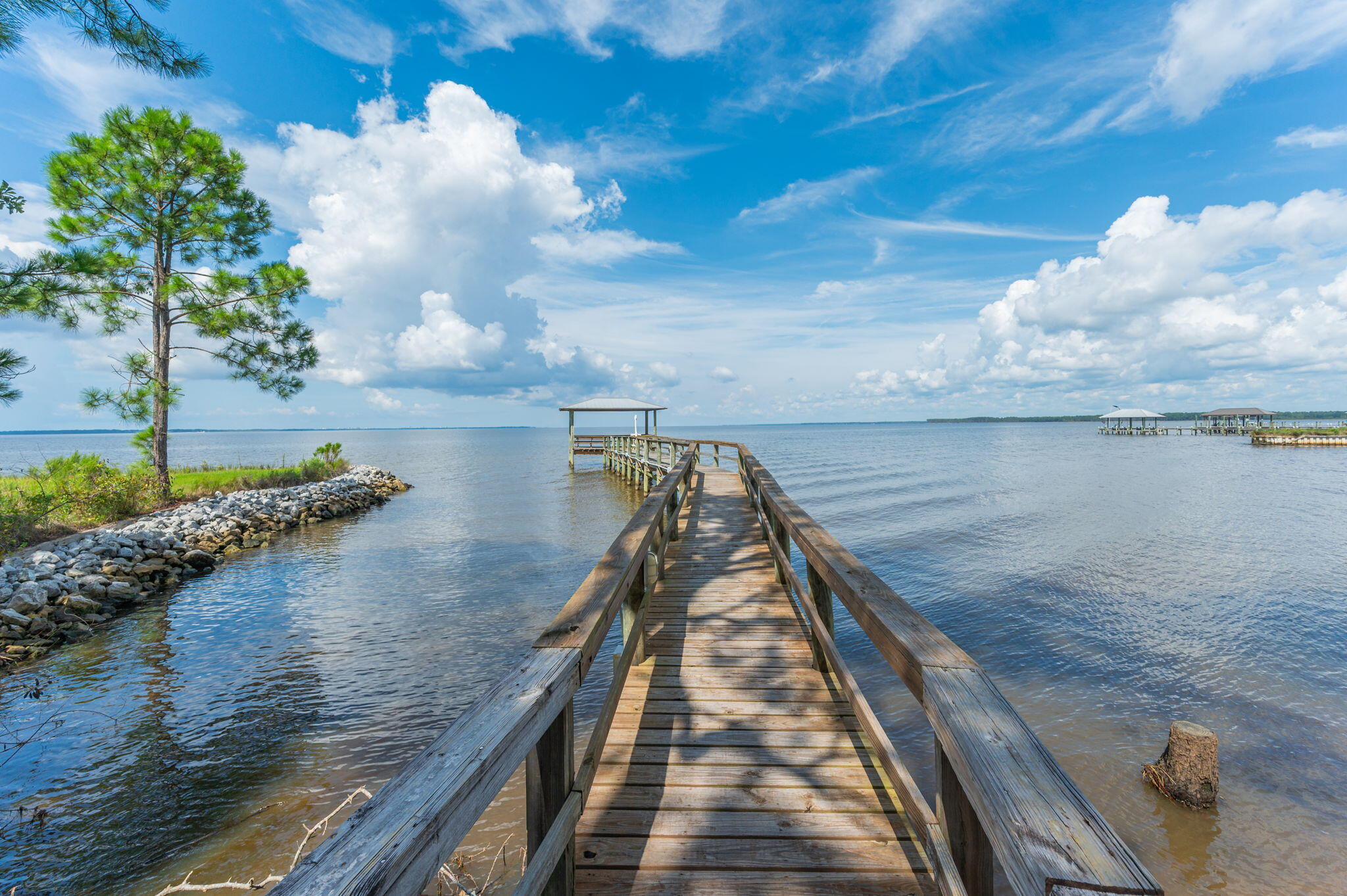BAY HARBOUR - Land
