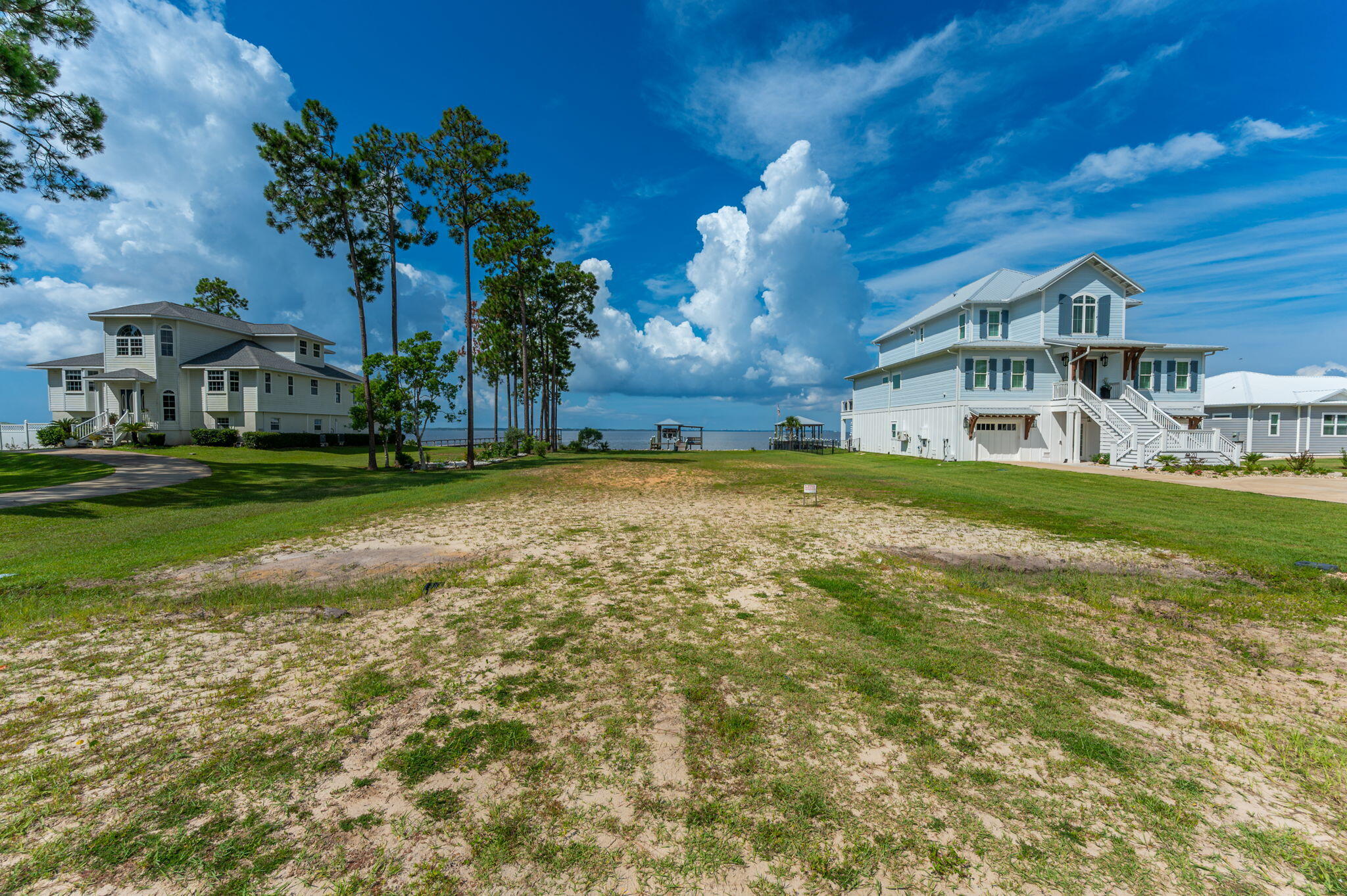 BAY HARBOUR - Land