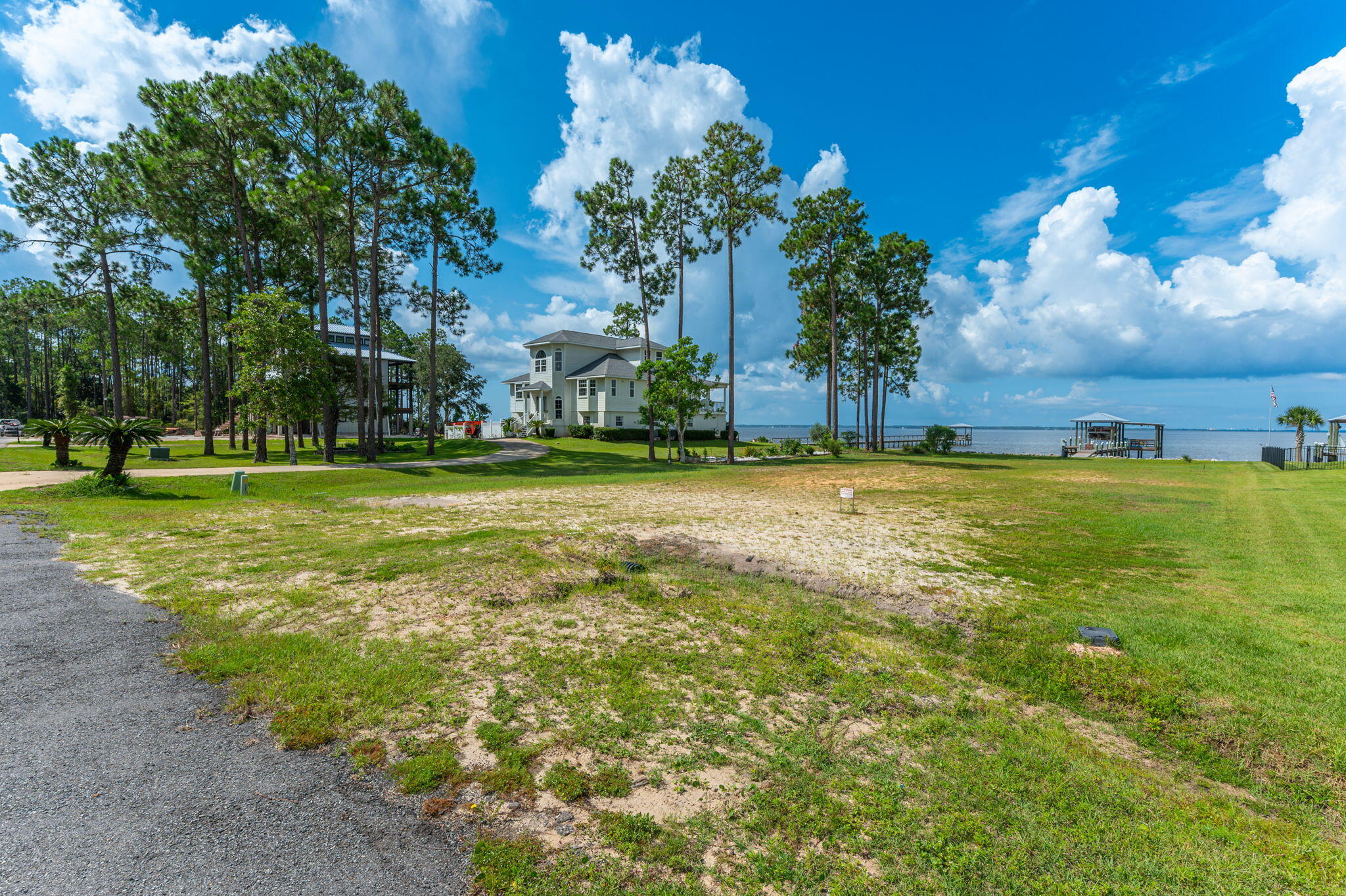 BAY HARBOUR - Land
