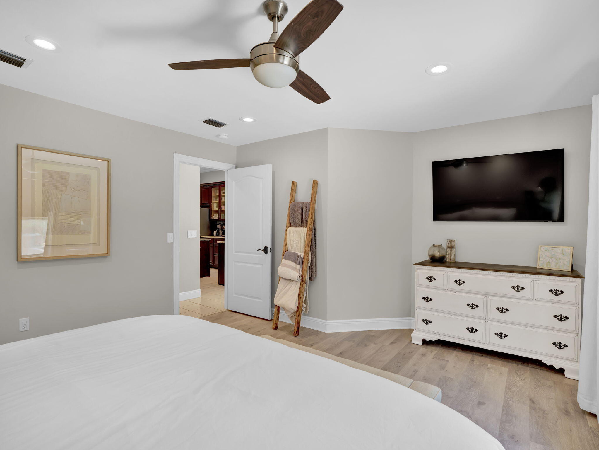 HOLLEY BY THE SEA - Residential