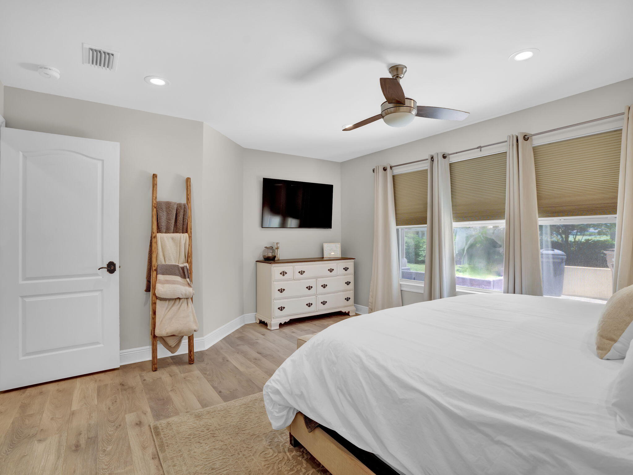 HOLLEY BY THE SEA - Residential