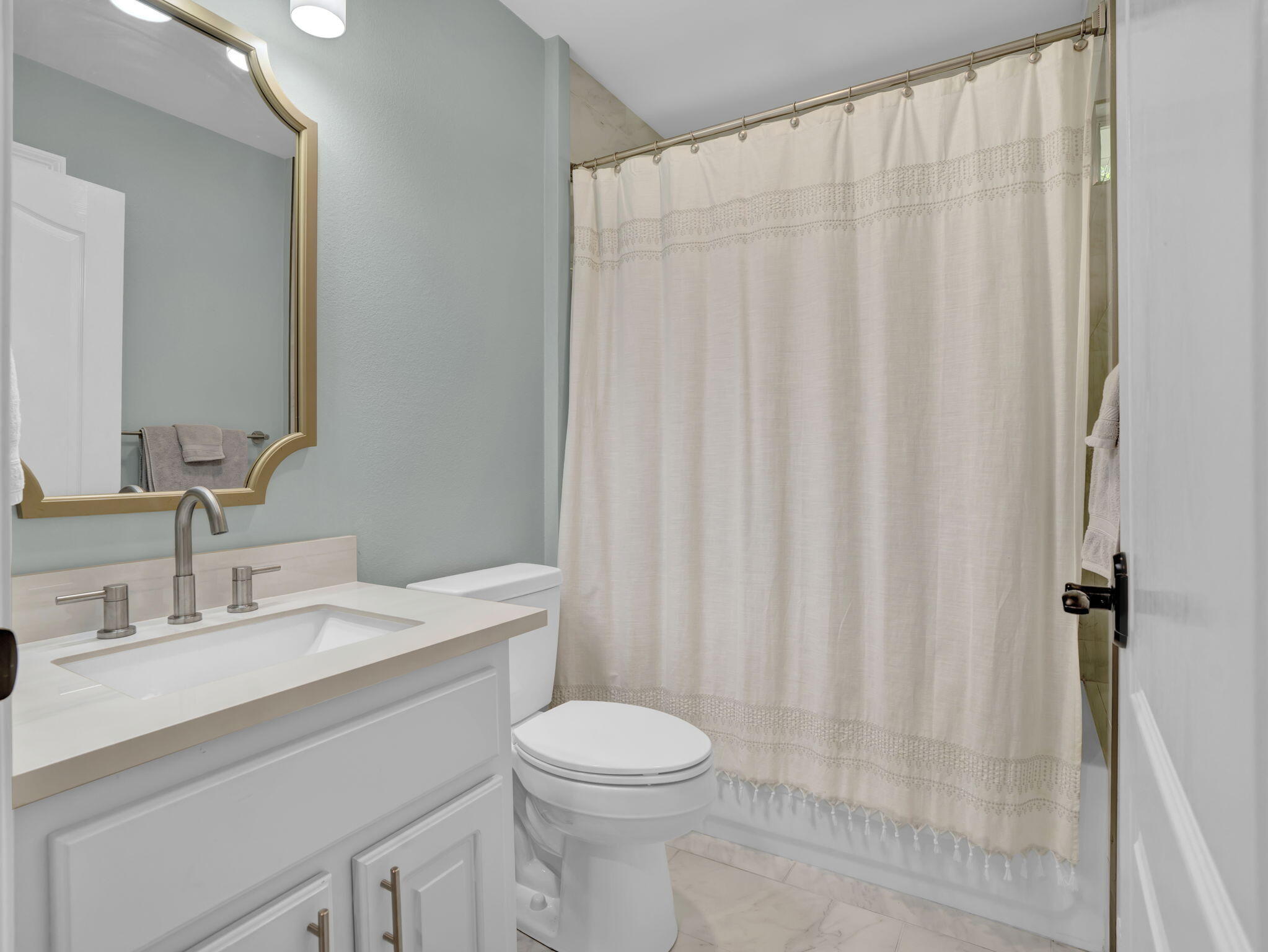 HOLLEY BY THE SEA - Residential