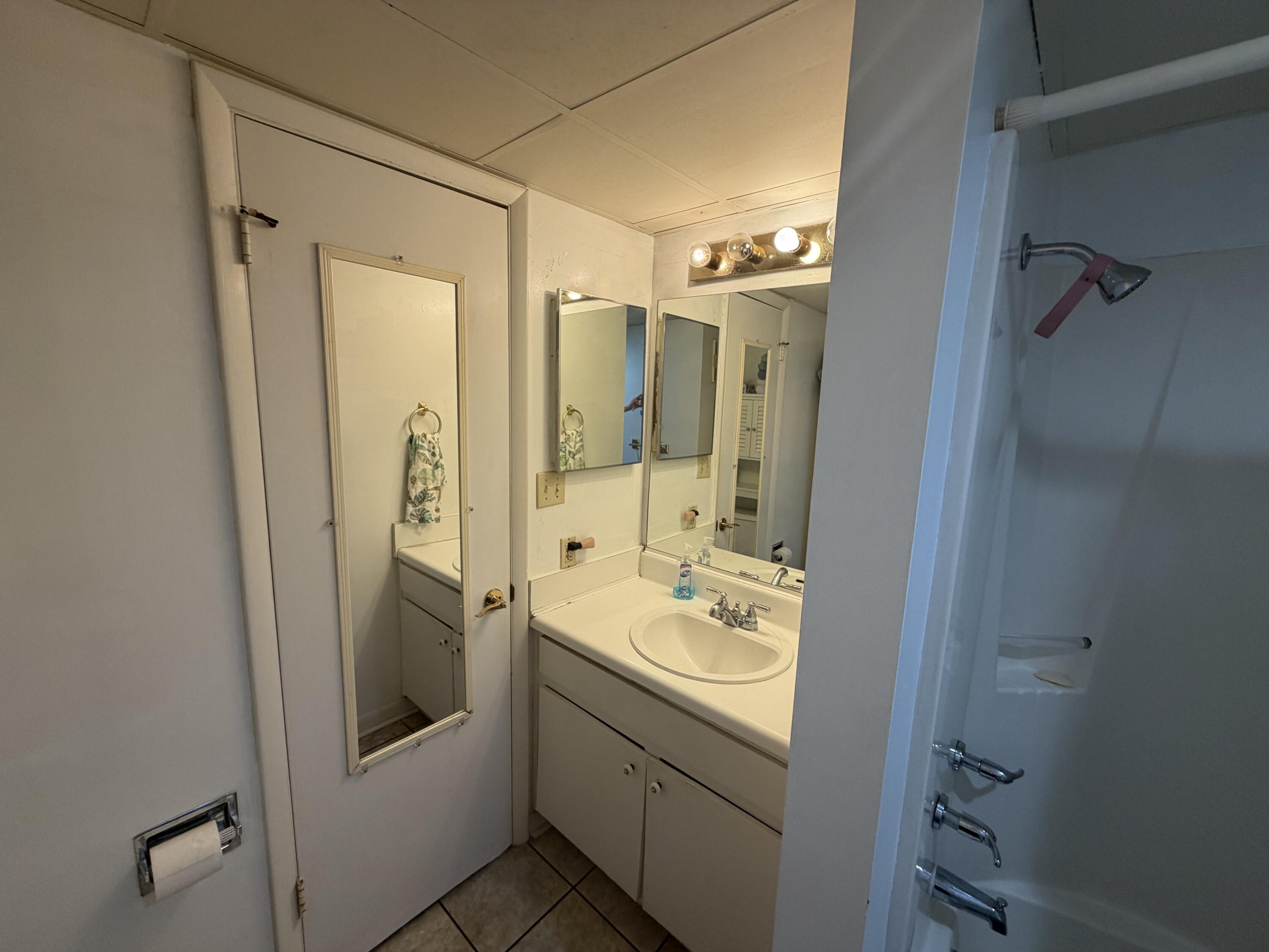 SUNBIRD CONDO - Residential
