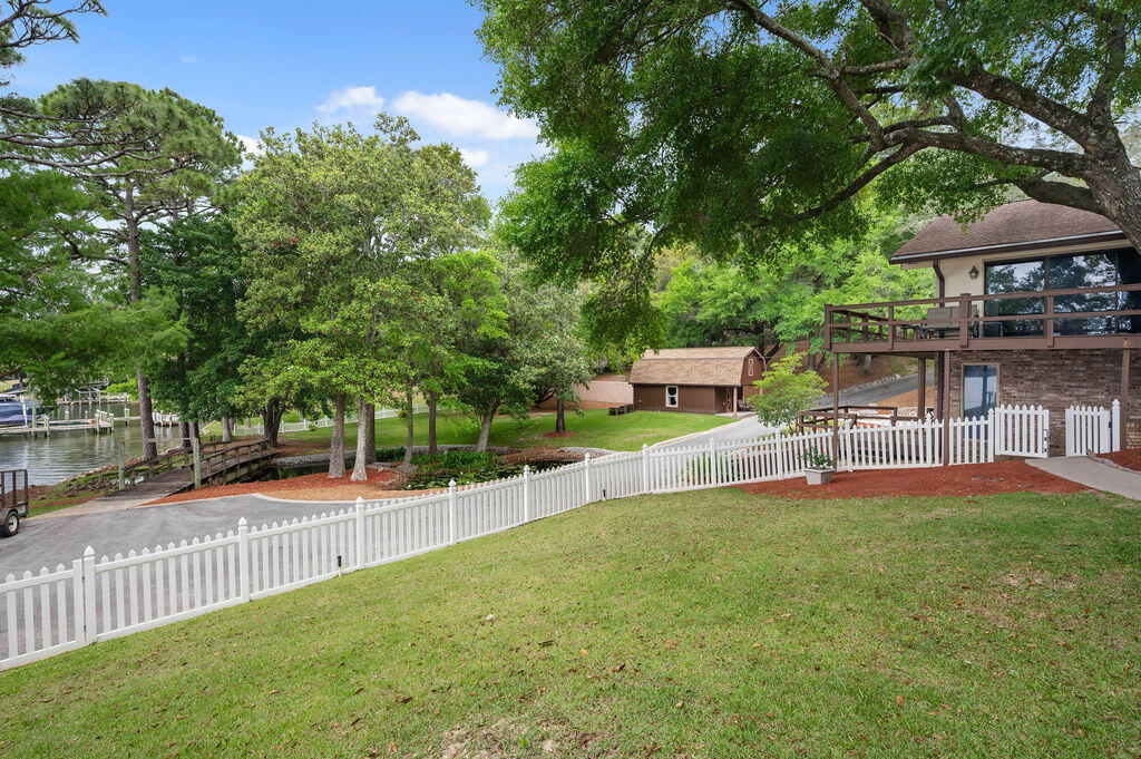 ROCKY BAYOU COUNTRY CLUB ESTATES 5 - Residential