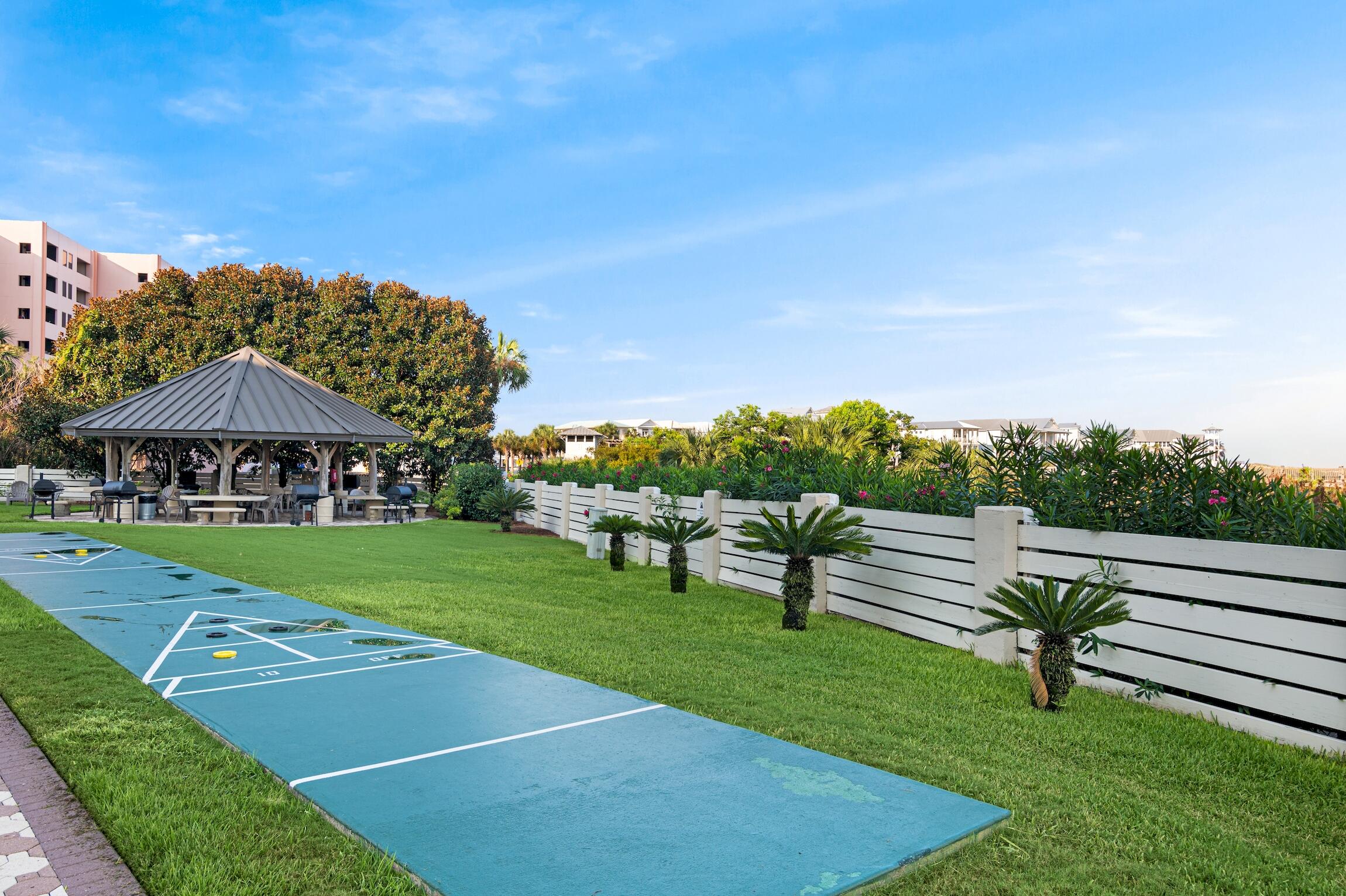 ISLANDER CONDO - Residential