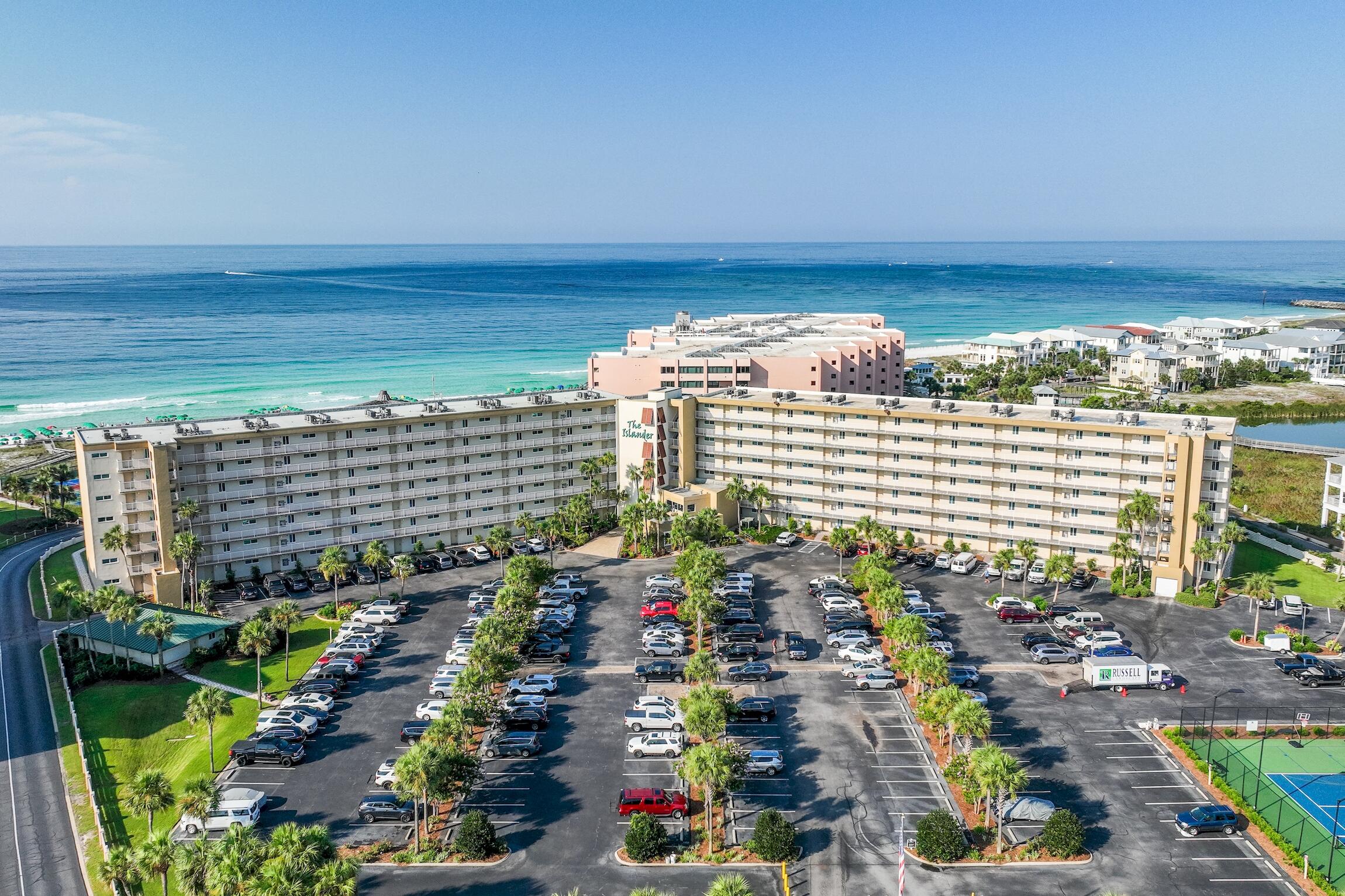 ISLANDER CONDO - Residential