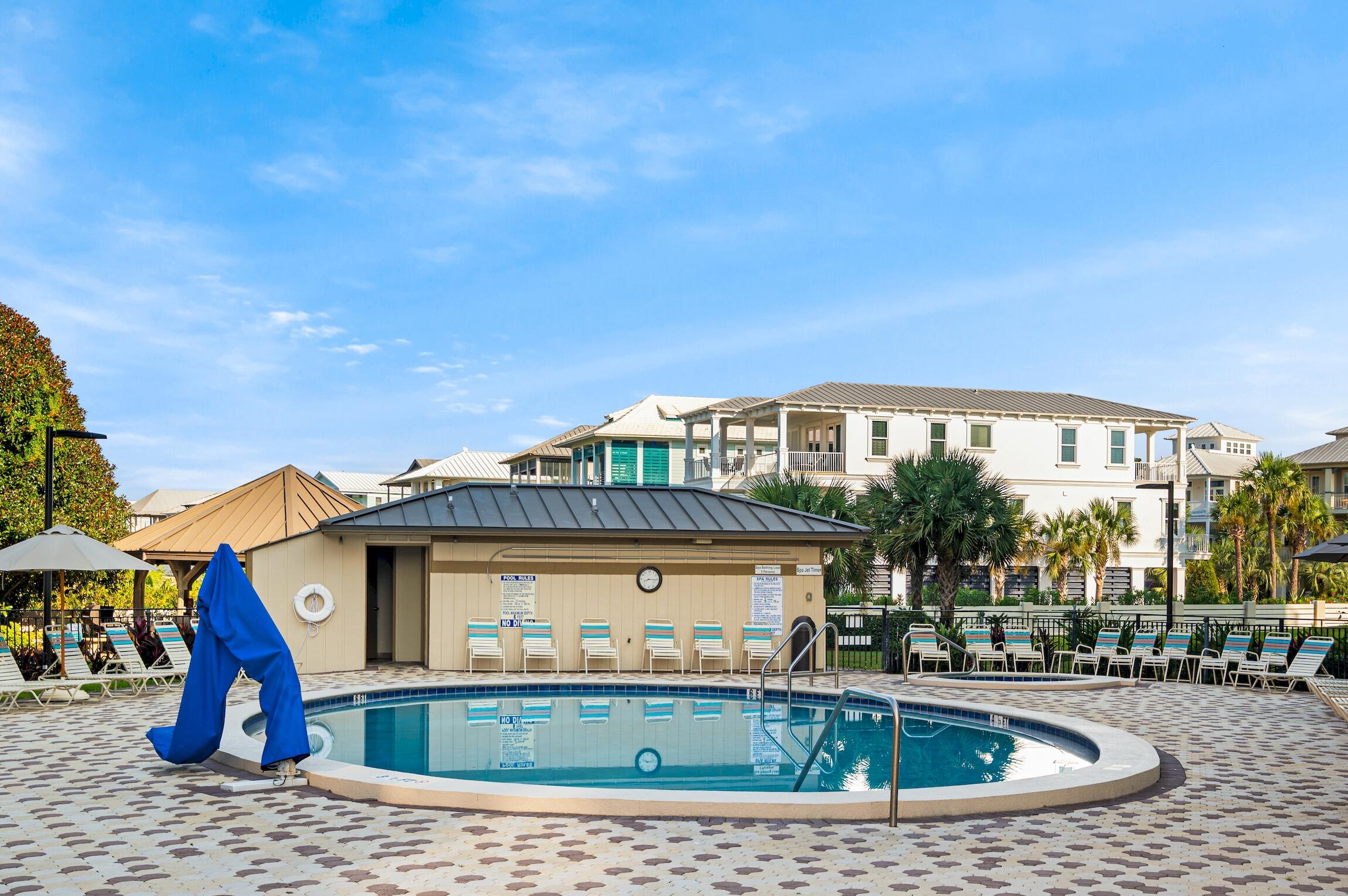 ISLANDER CONDO - Residential
