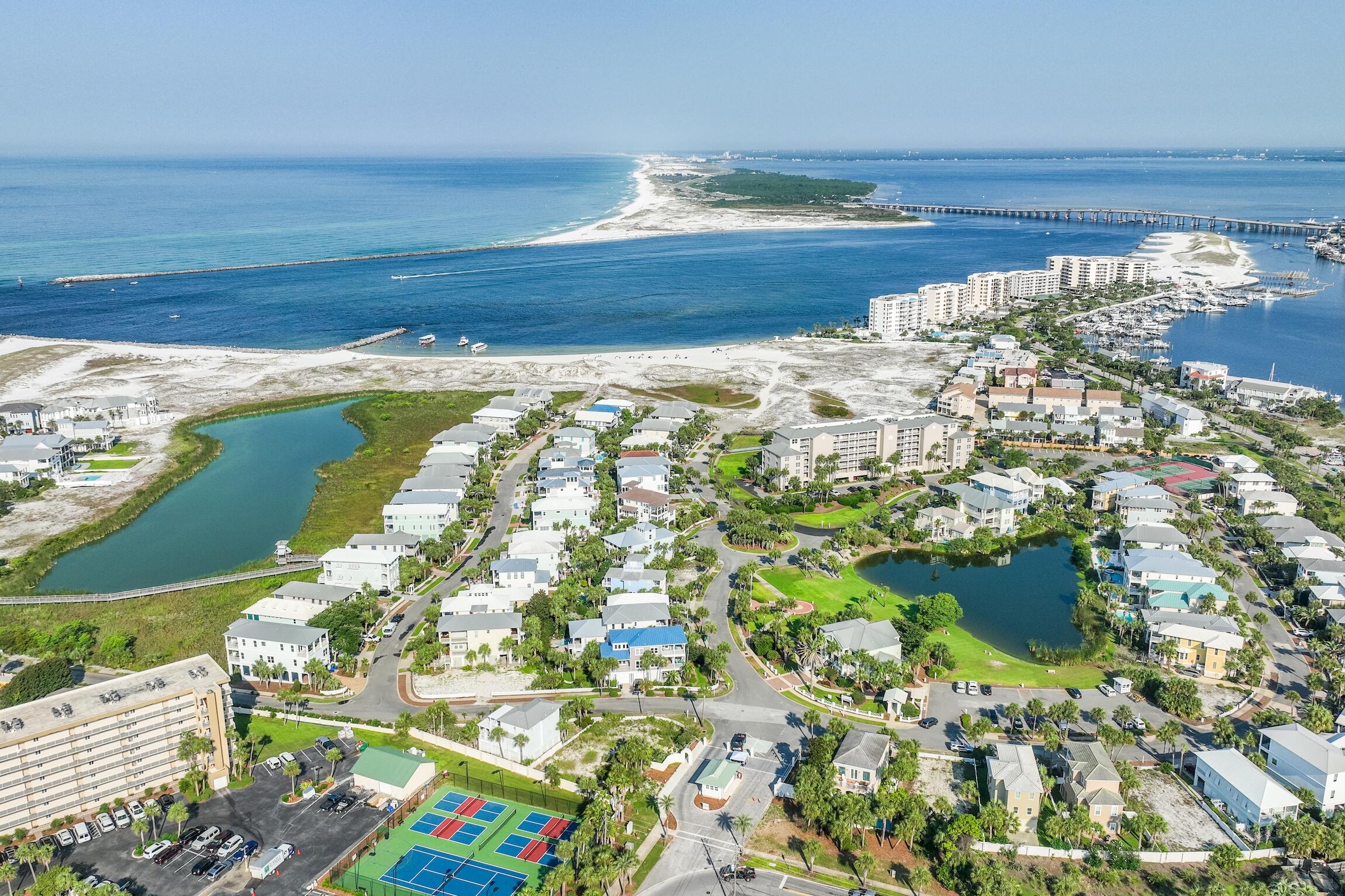 ISLANDER CONDO - Residential