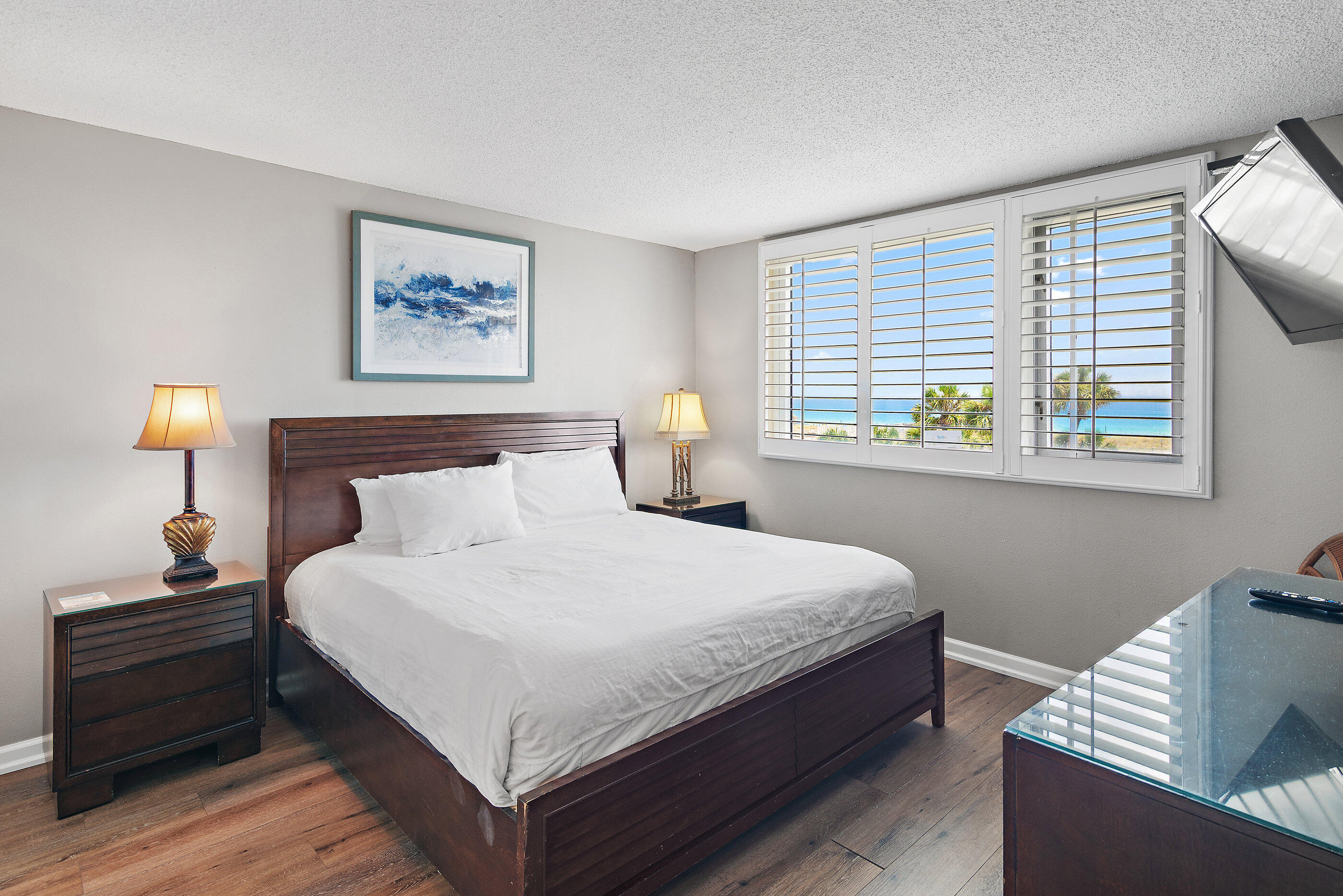 ISLANDER CONDO - Residential