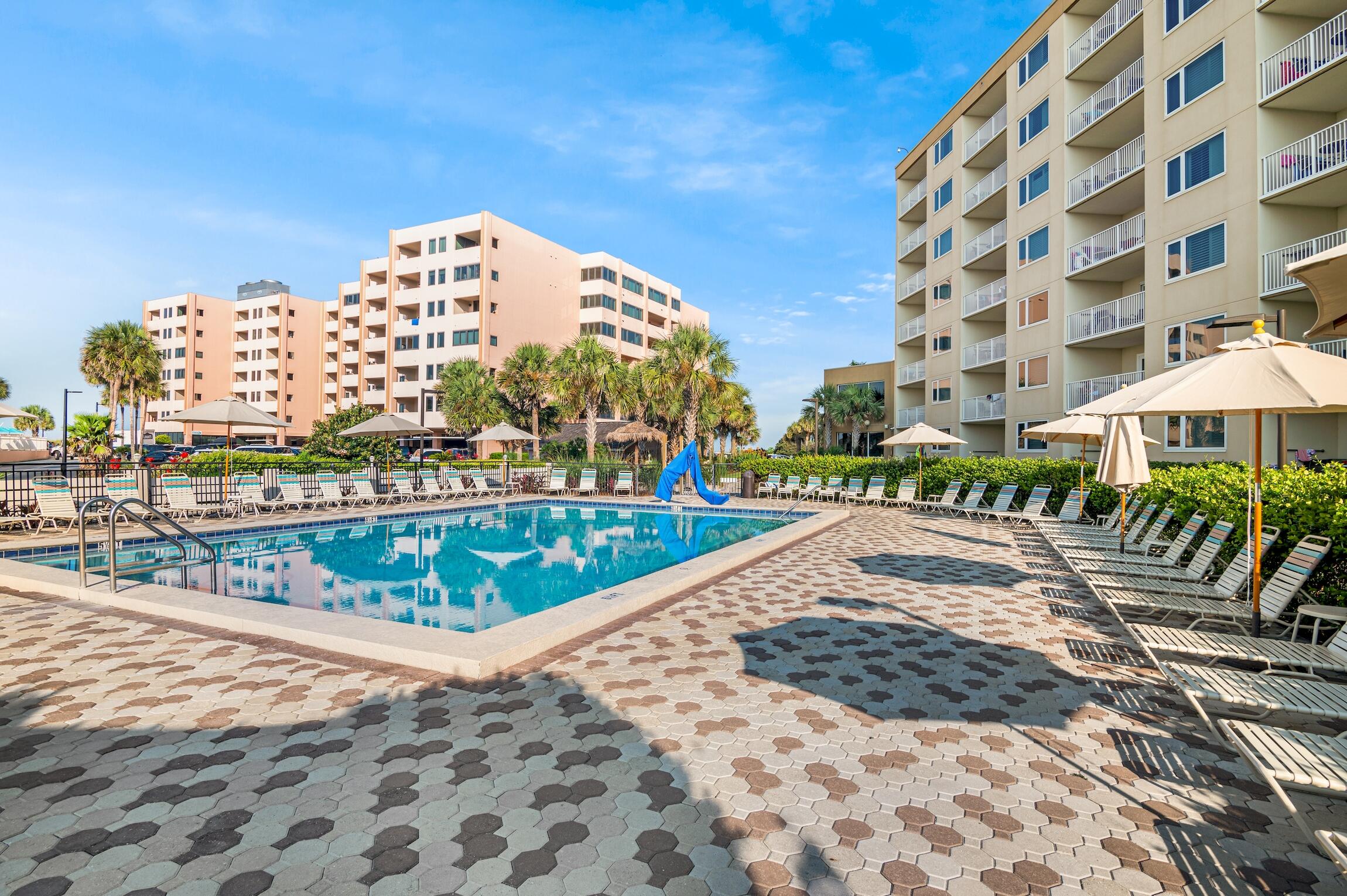 ISLANDER CONDO - Residential