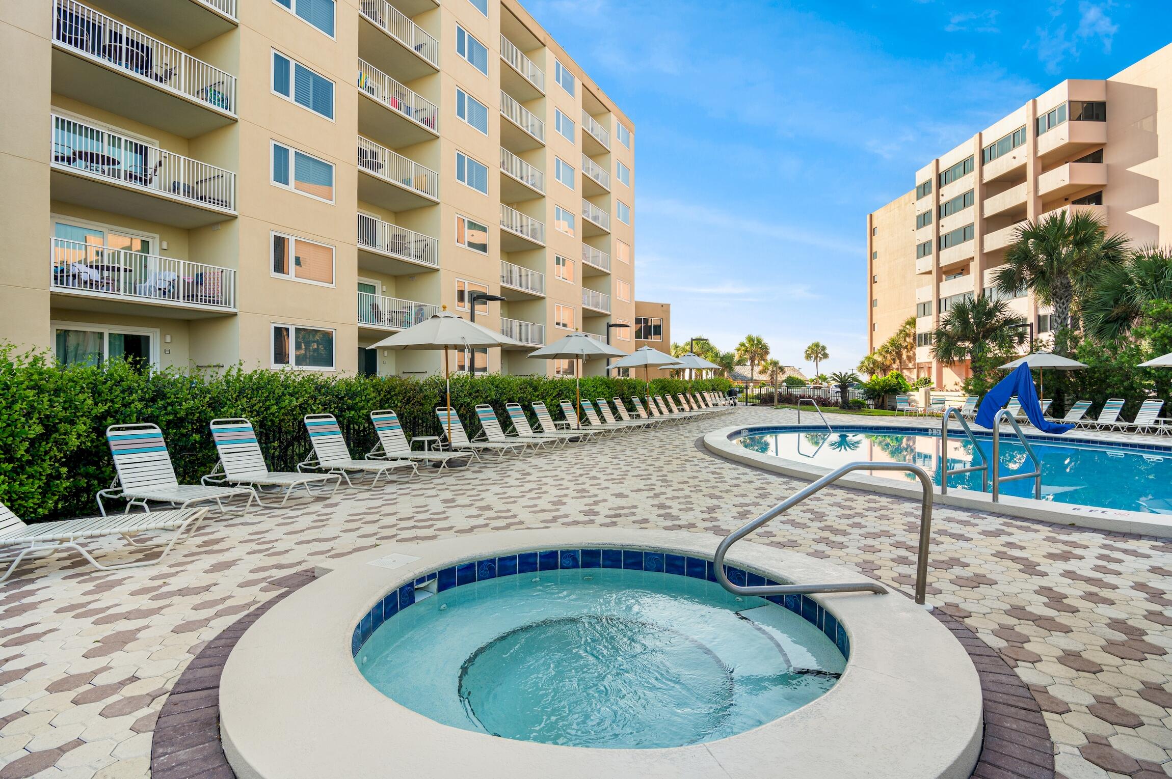 ISLANDER CONDO - Residential