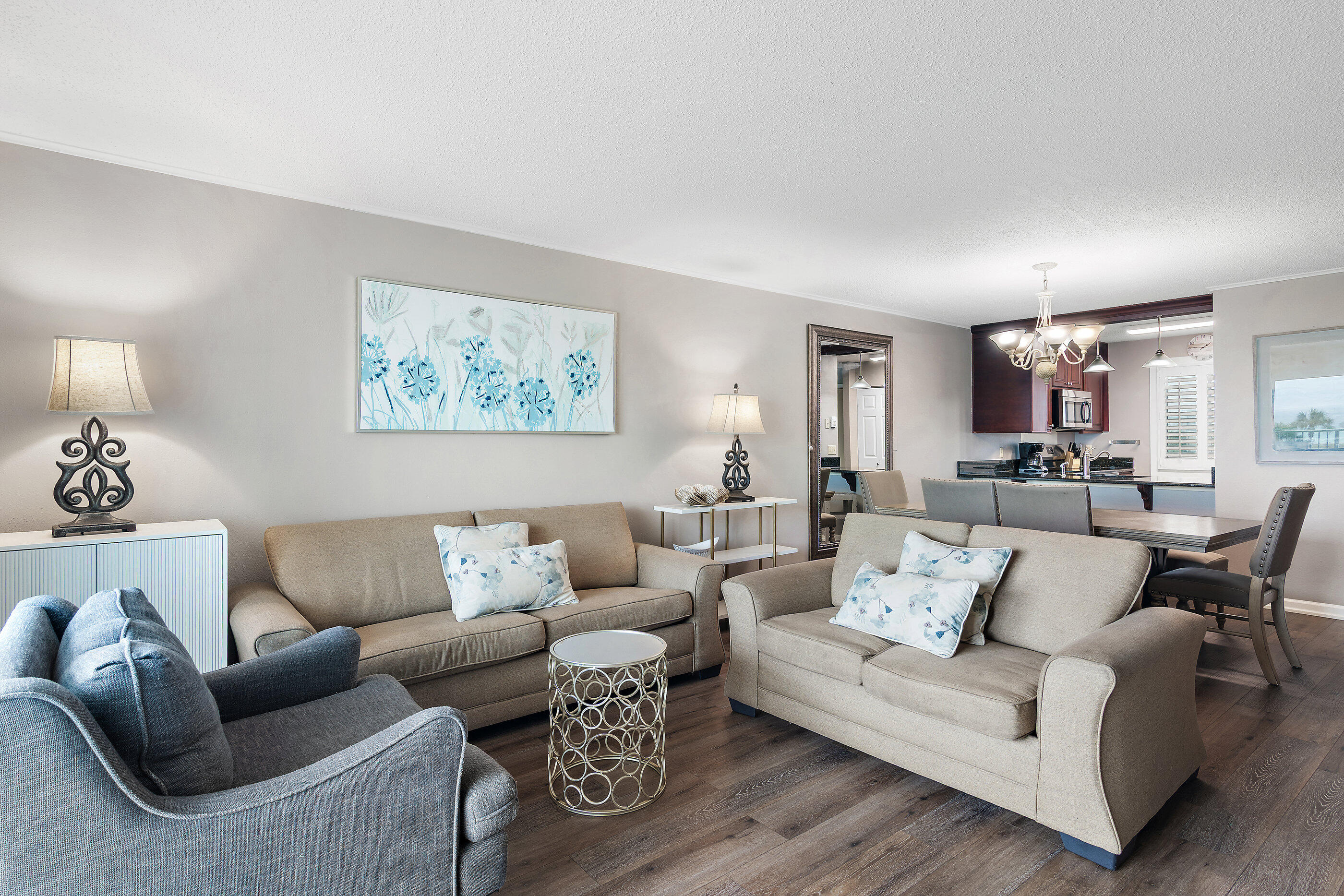 ISLANDER CONDO - Residential