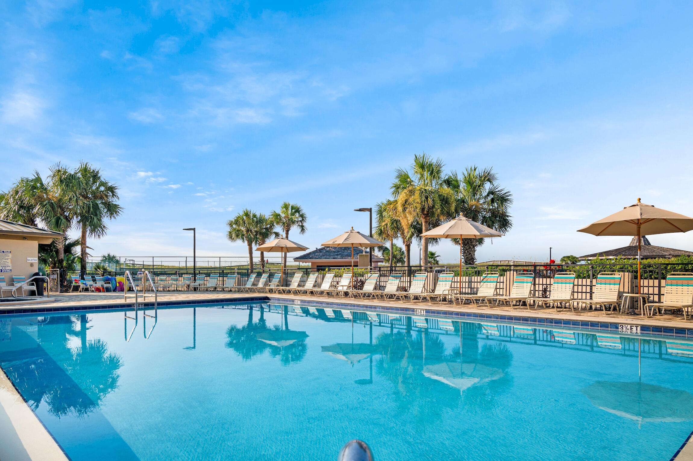 ISLANDER CONDO - Residential