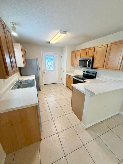 SANTA ROSA OAKS CONDOMINIUM - Residential