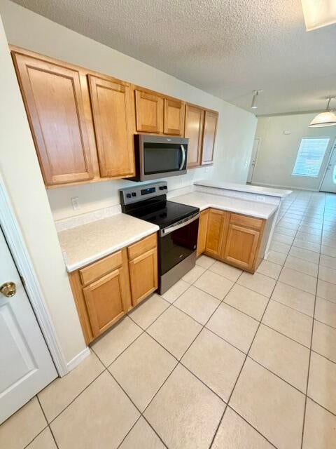 SANTA ROSA OAKS CONDOMINIUM - Residential