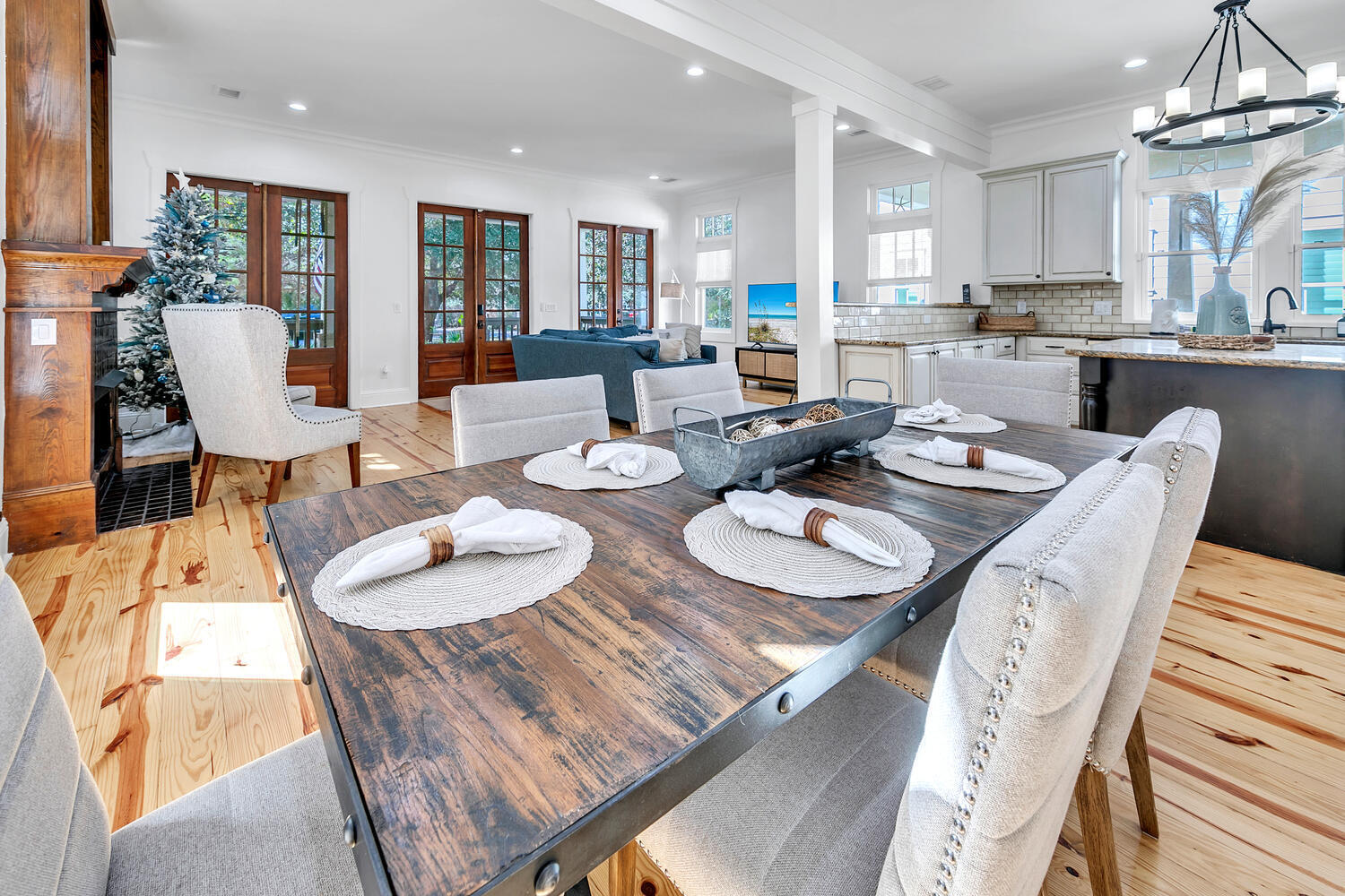 FOREST LAKES - Residential