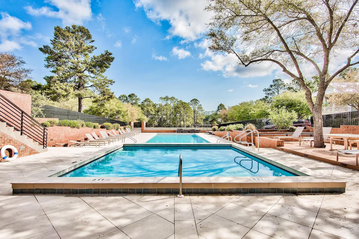 FOREST LAKES - Residential