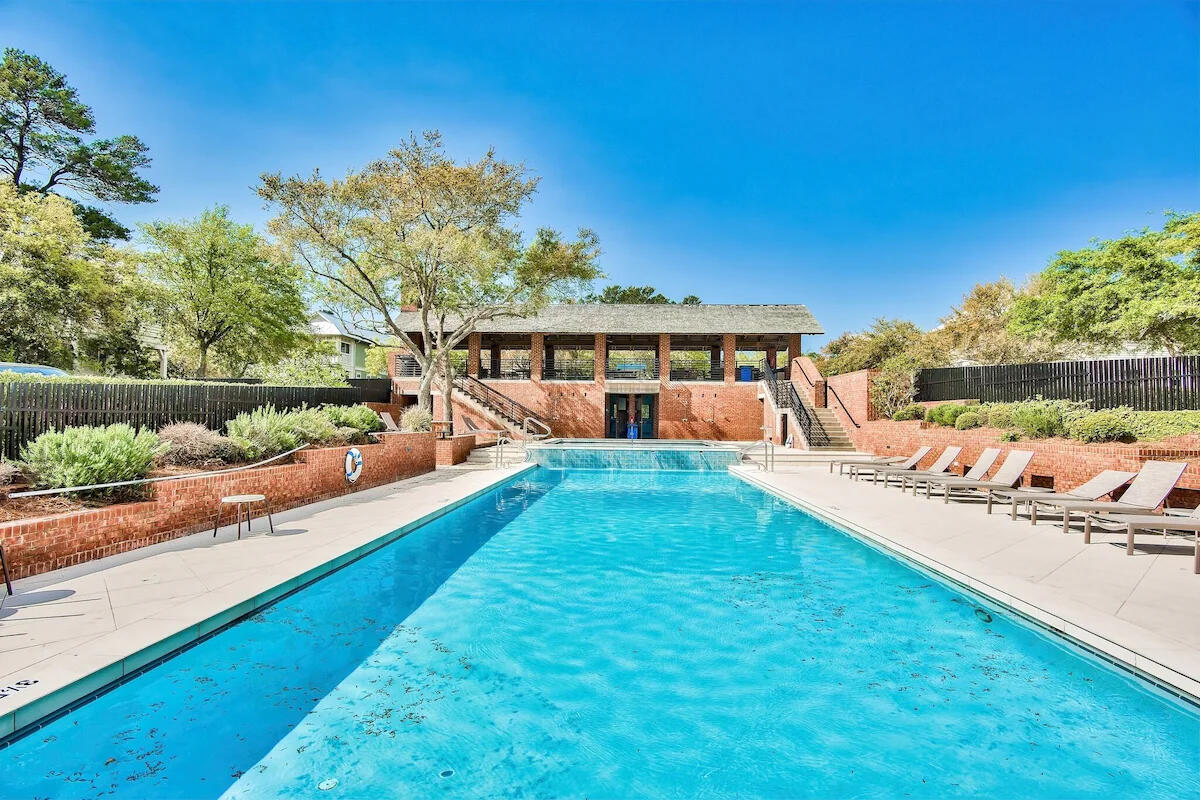 FOREST LAKES - Residential