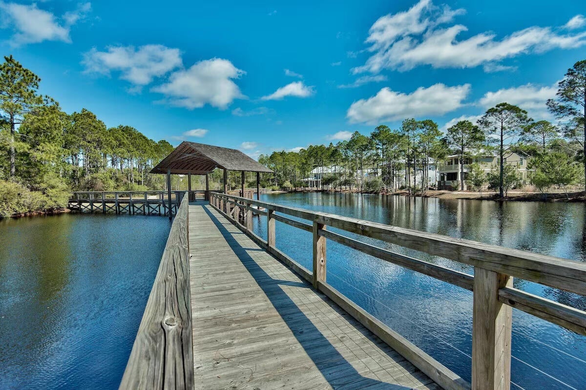 FOREST LAKES - Residential