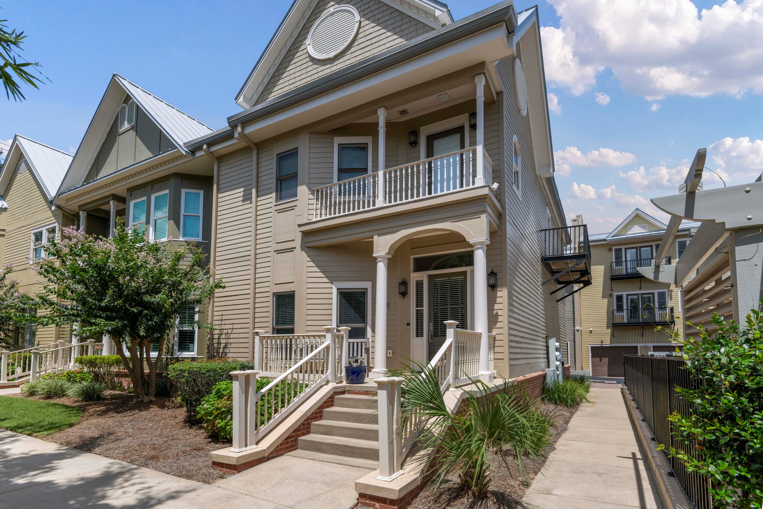 COURT OF NORTH HILL - Residential