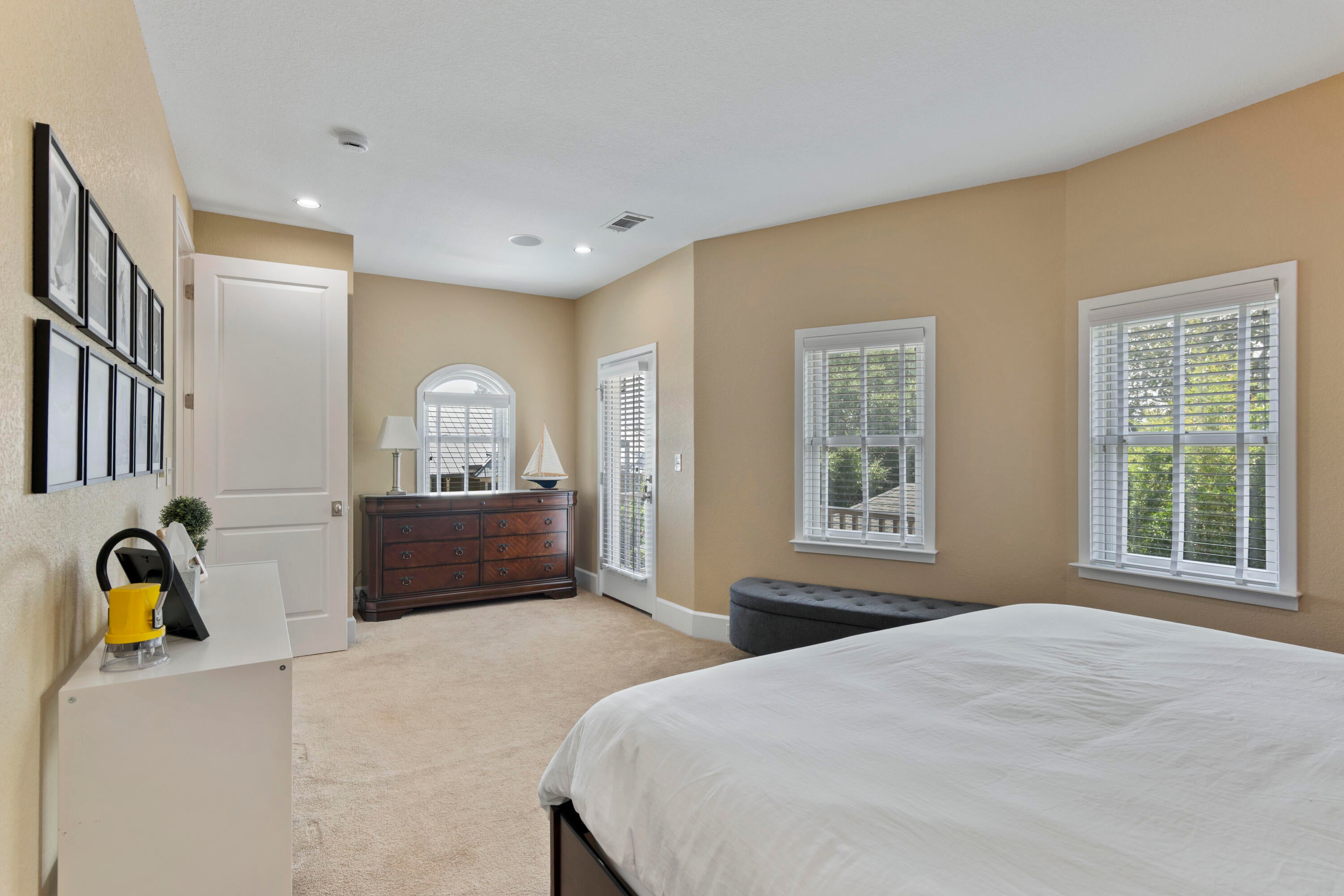 COURT OF NORTH HILL - Residential