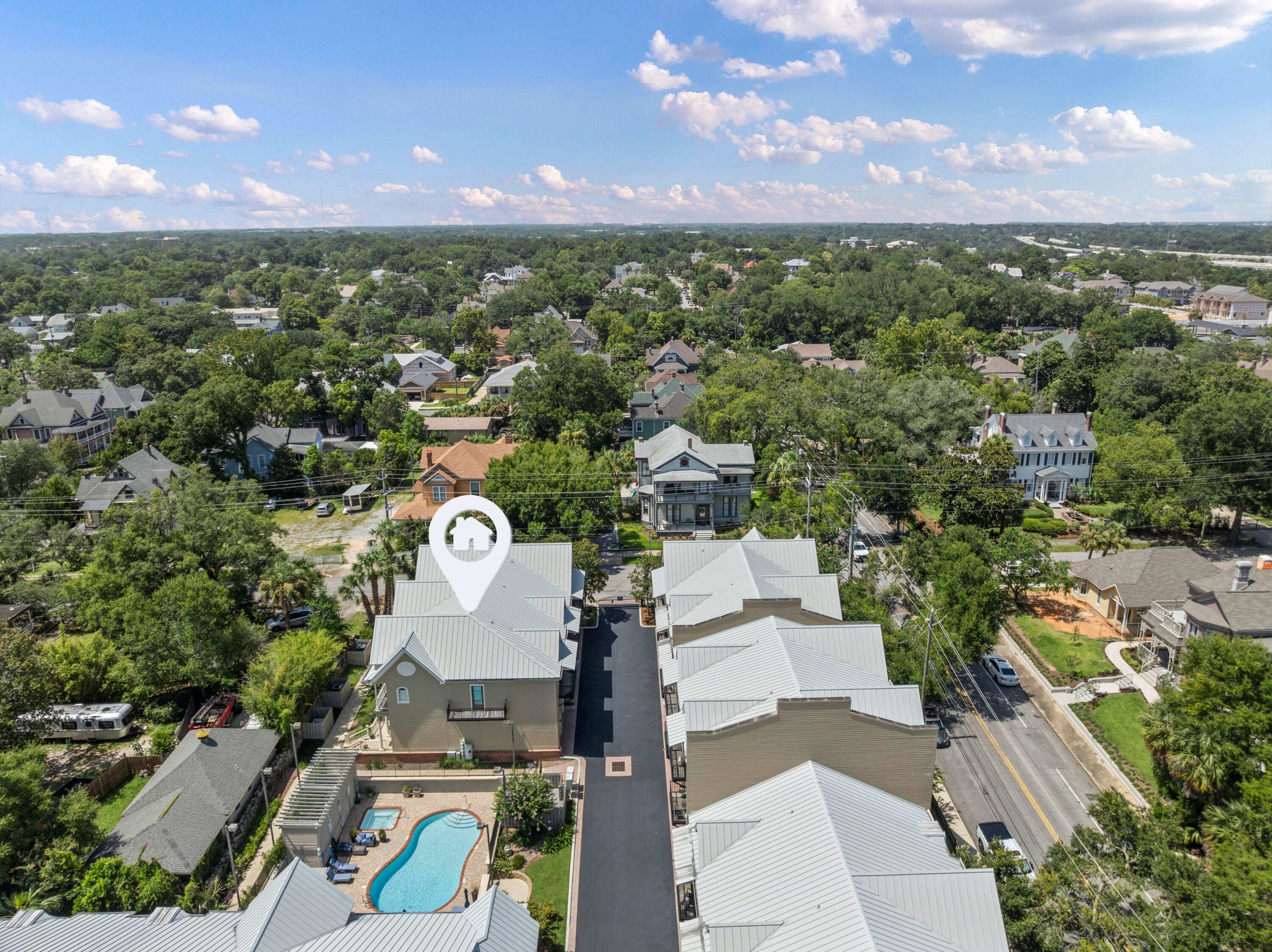 COURT OF NORTH HILL - Residential