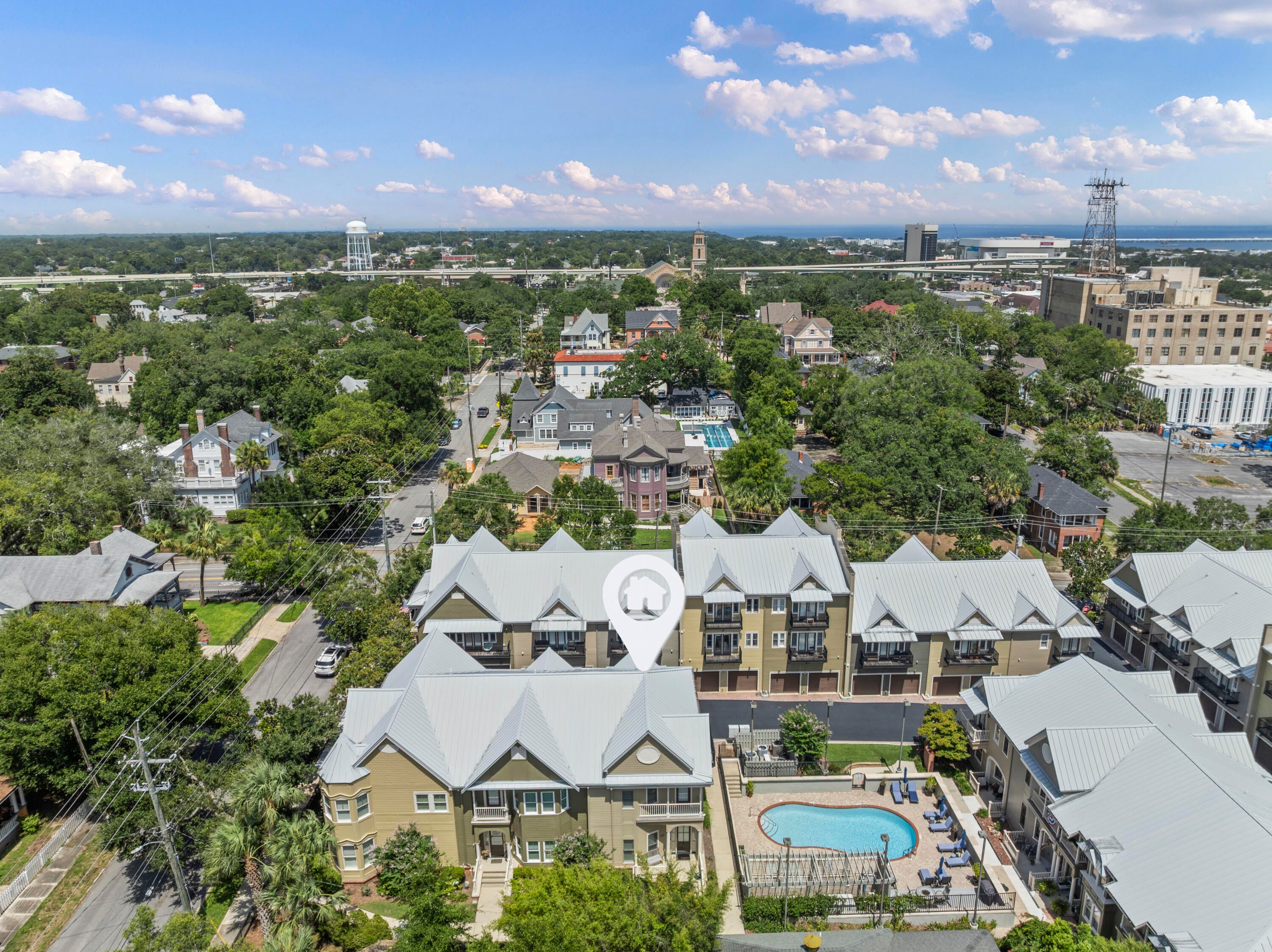 COURT OF NORTH HILL - Residential